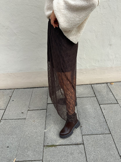 Spitzenrock in Schokobraun mit Unterrock