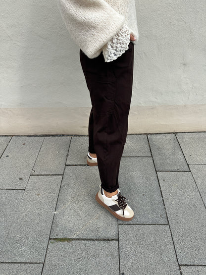 Hose in Schokobraun mit Tasche an der Seite