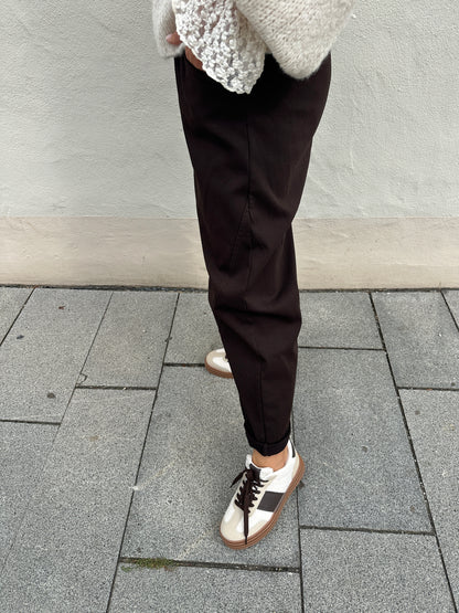 Sneaker in Wollweiß mit Schokobraun