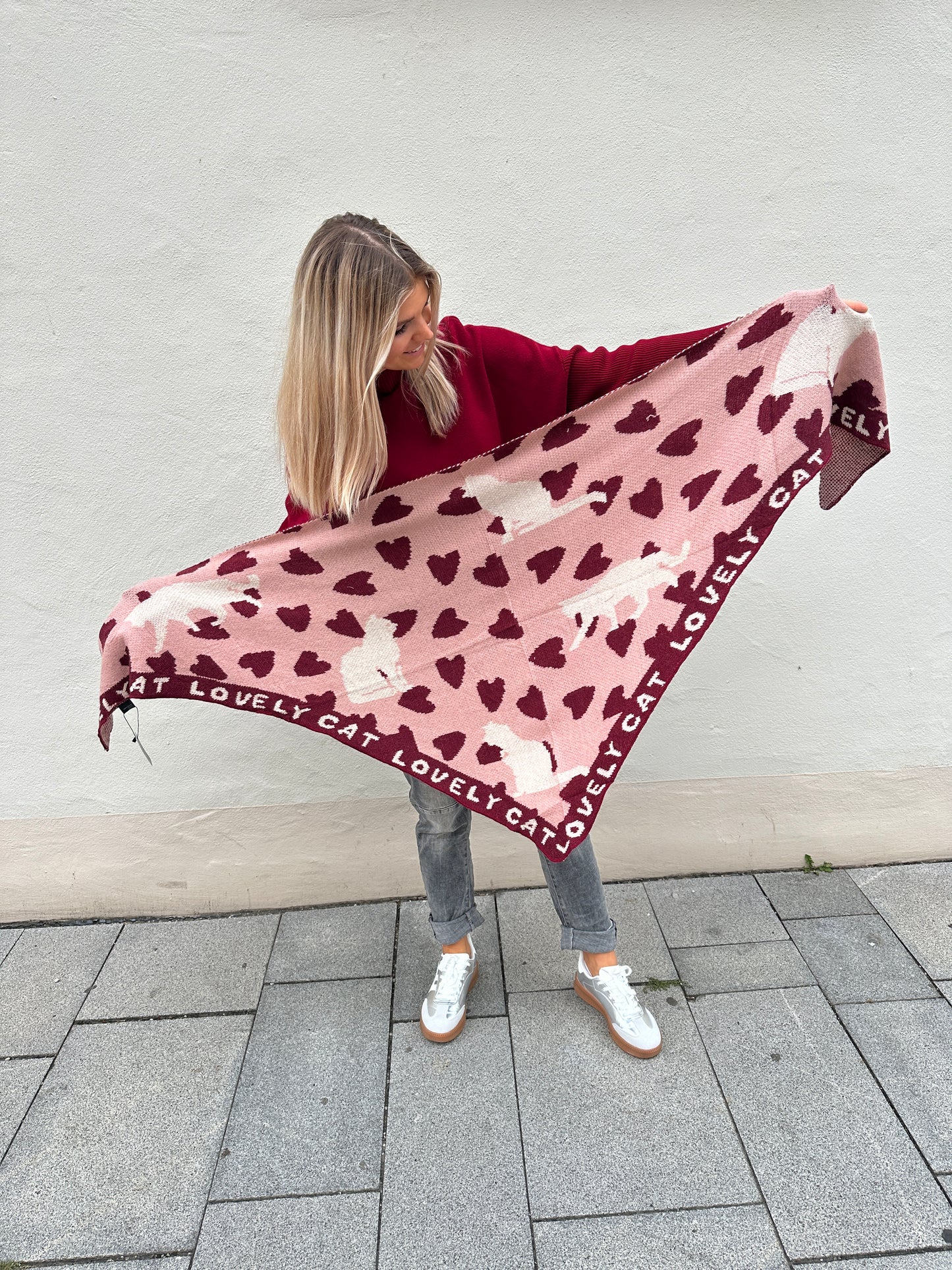 schal in bordorot und rosa