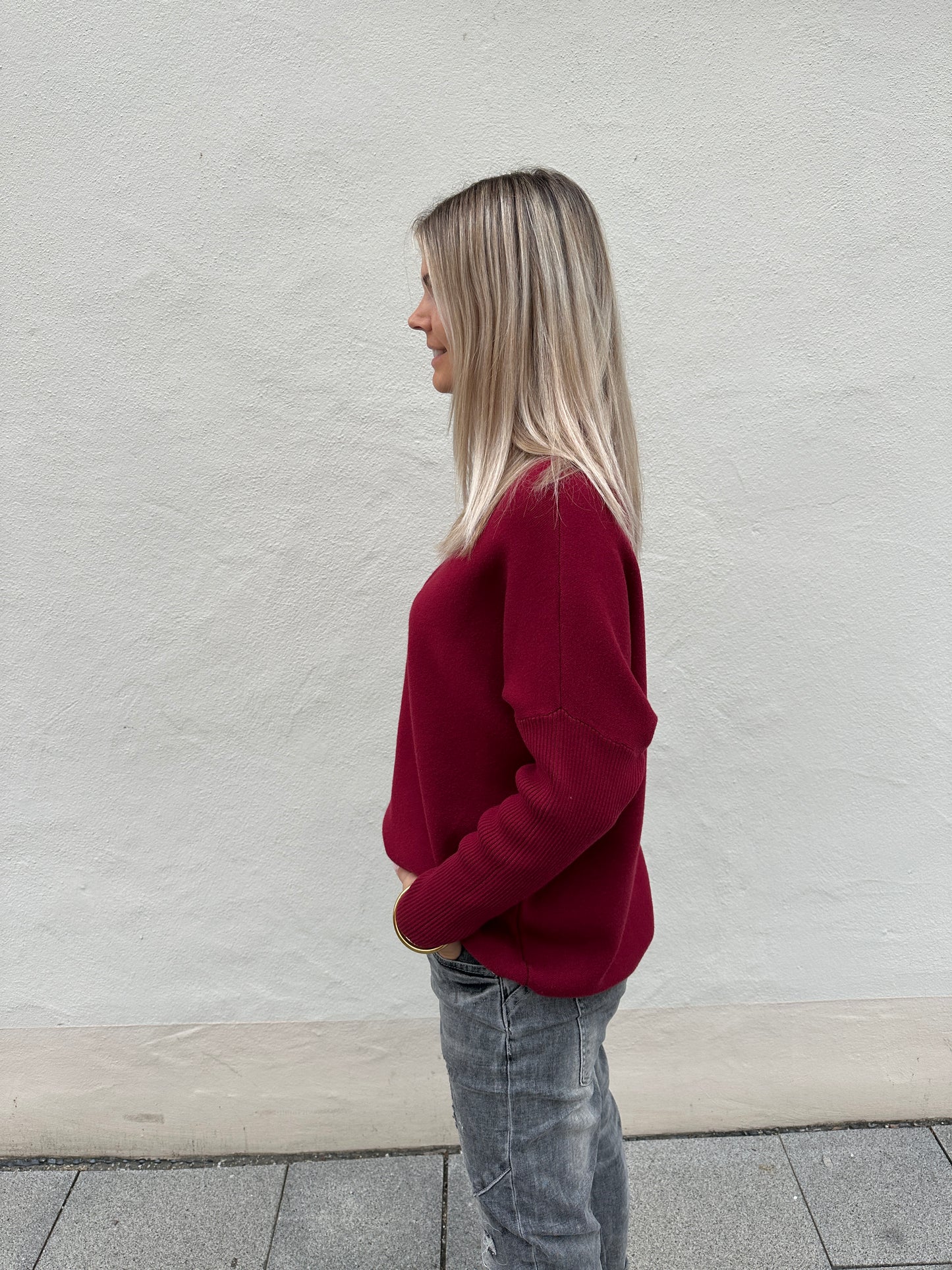 pullover in bordorot