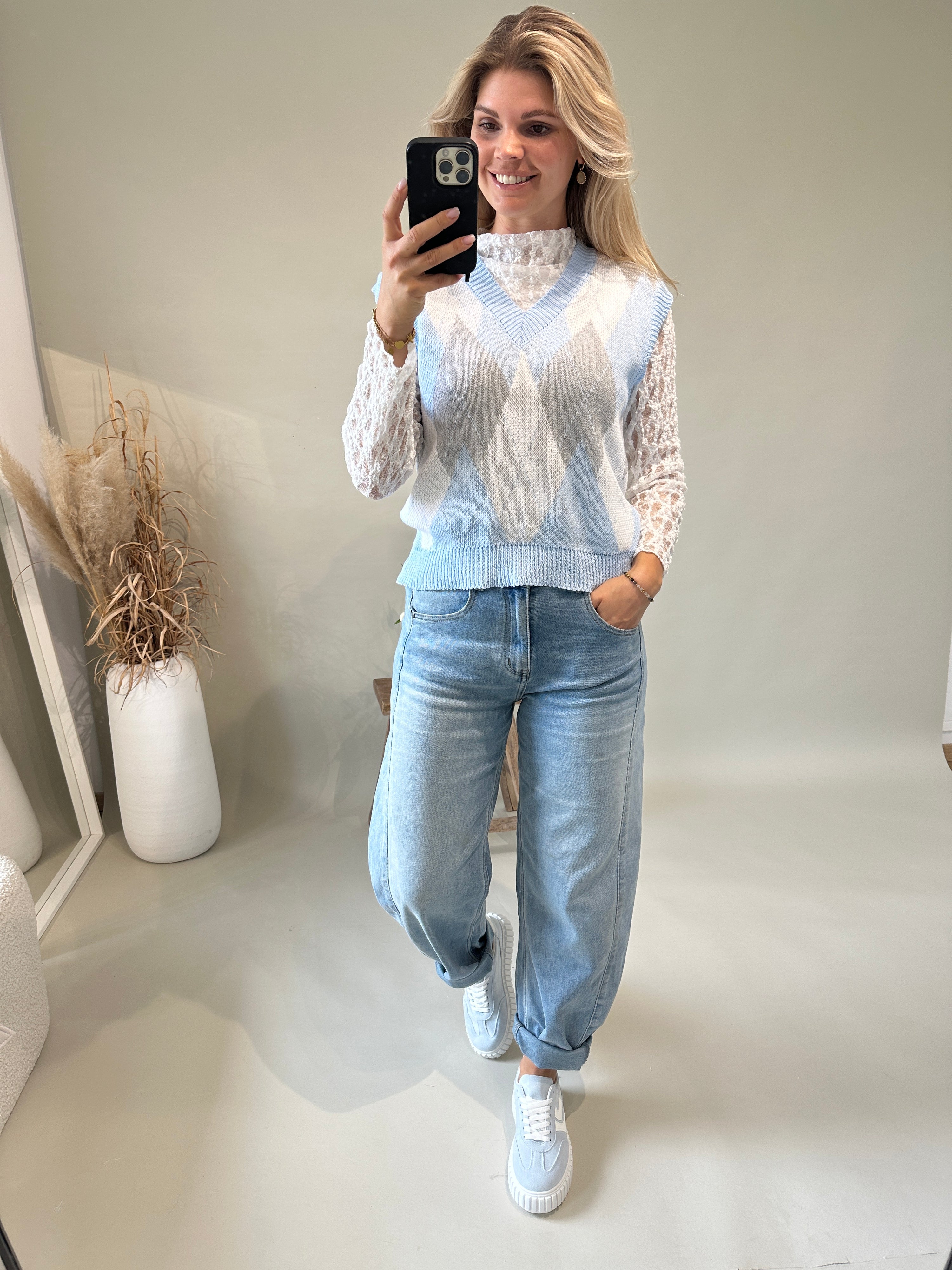 Sneaker in Hellblau ( Velour-Optik )