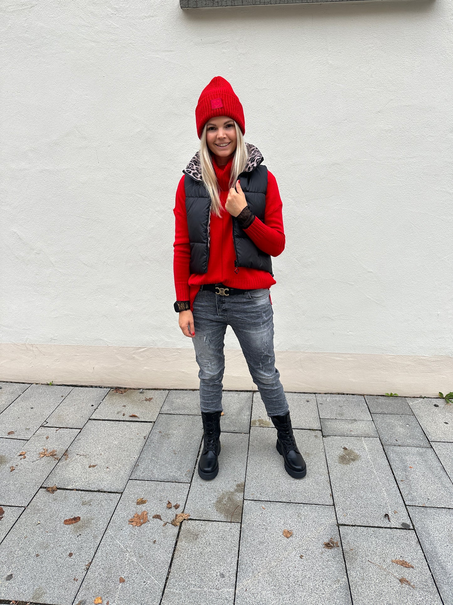 pullover in rot