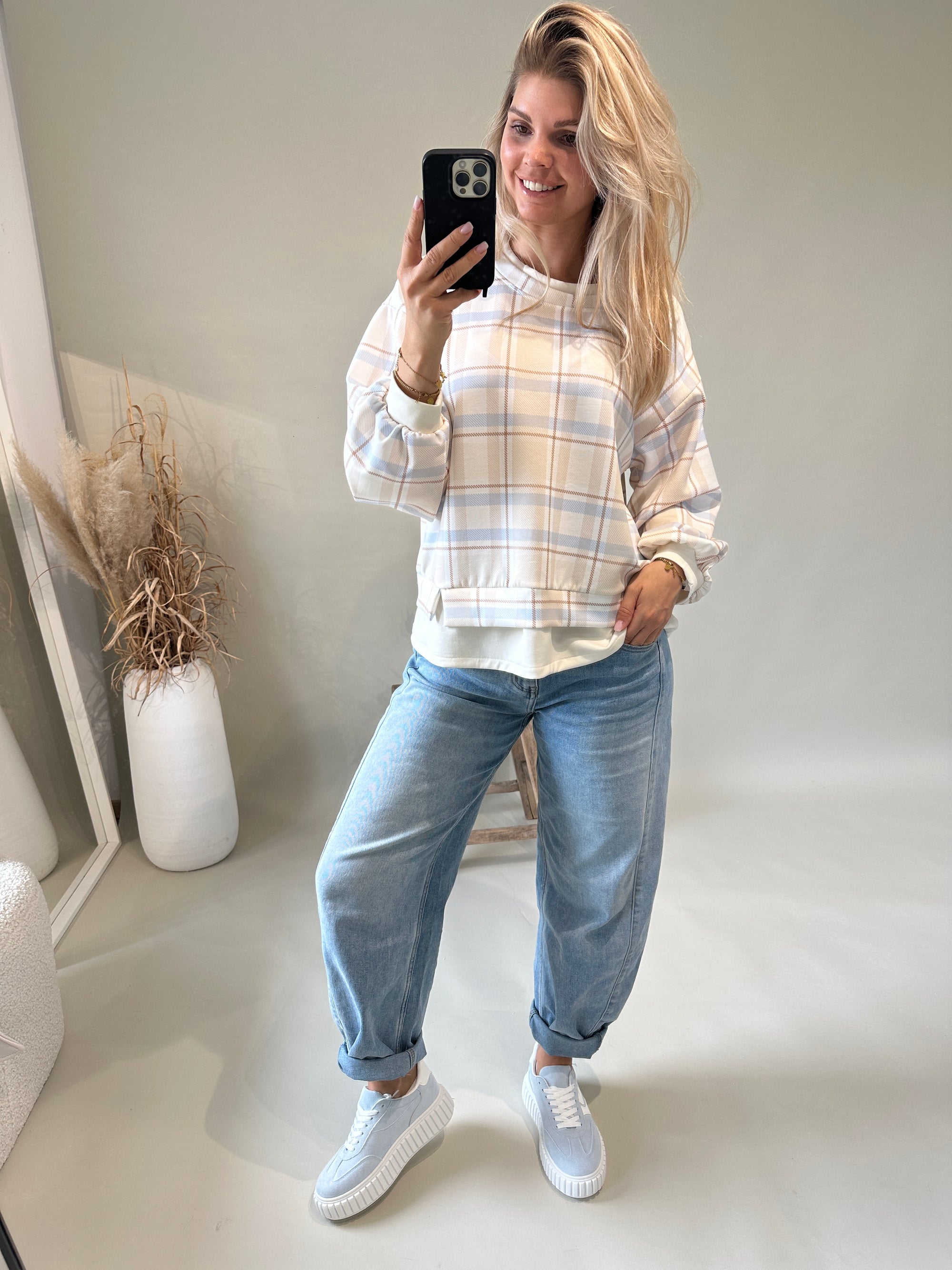 Sweatshirt in Wollweiß/ Blau/ Braun kariert