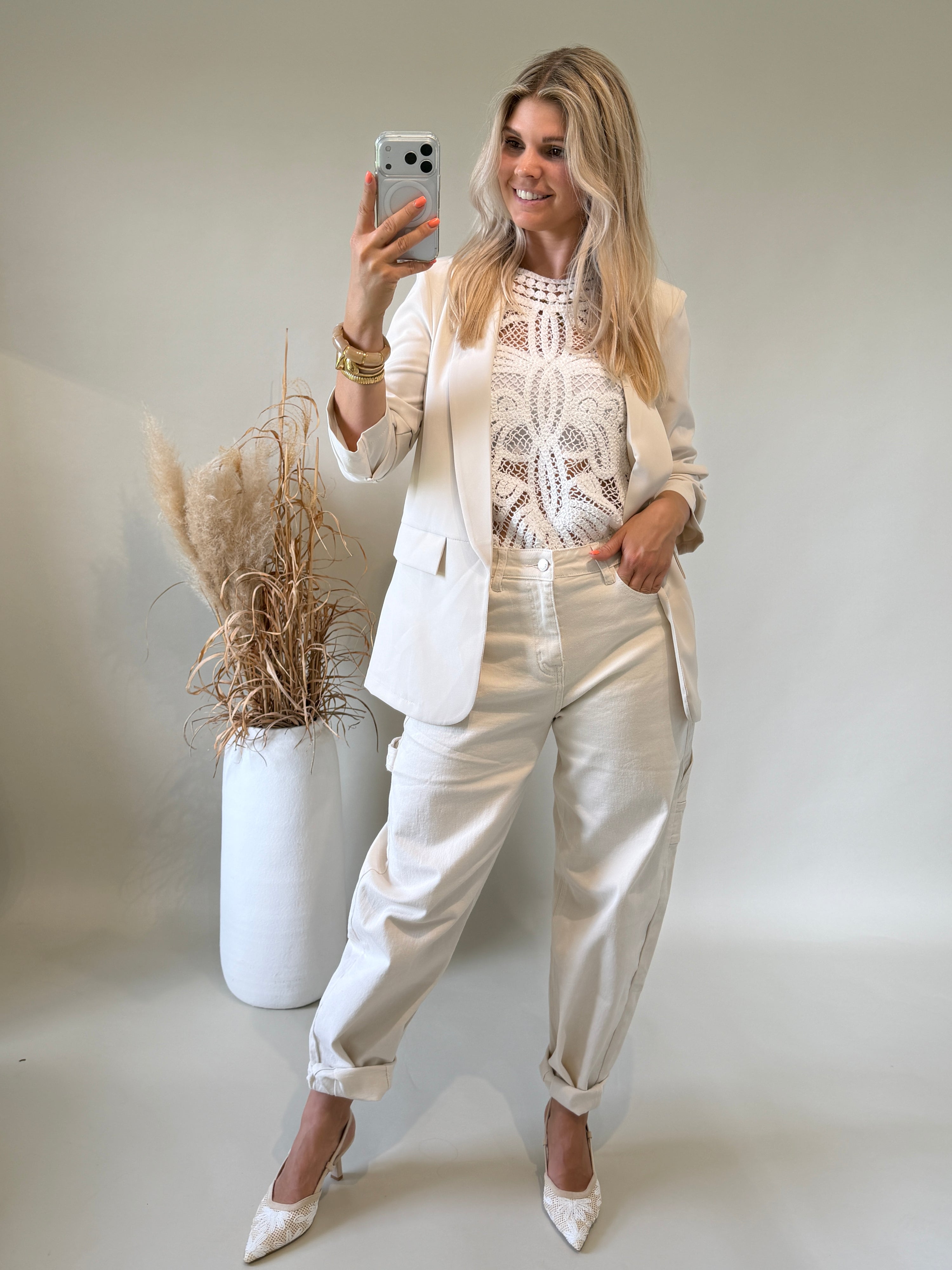 Blazer in Hellbeige mit gerafften Ärmel