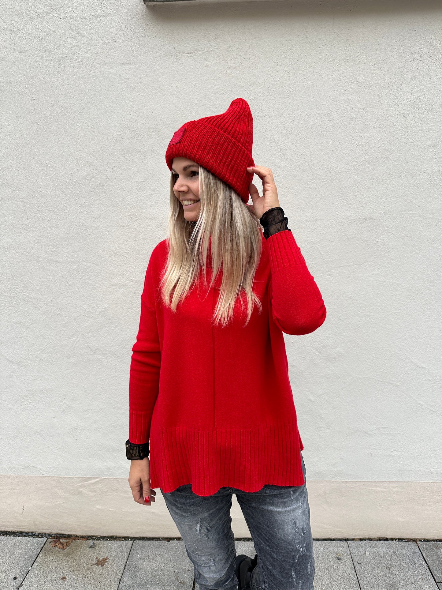 pullover in rot