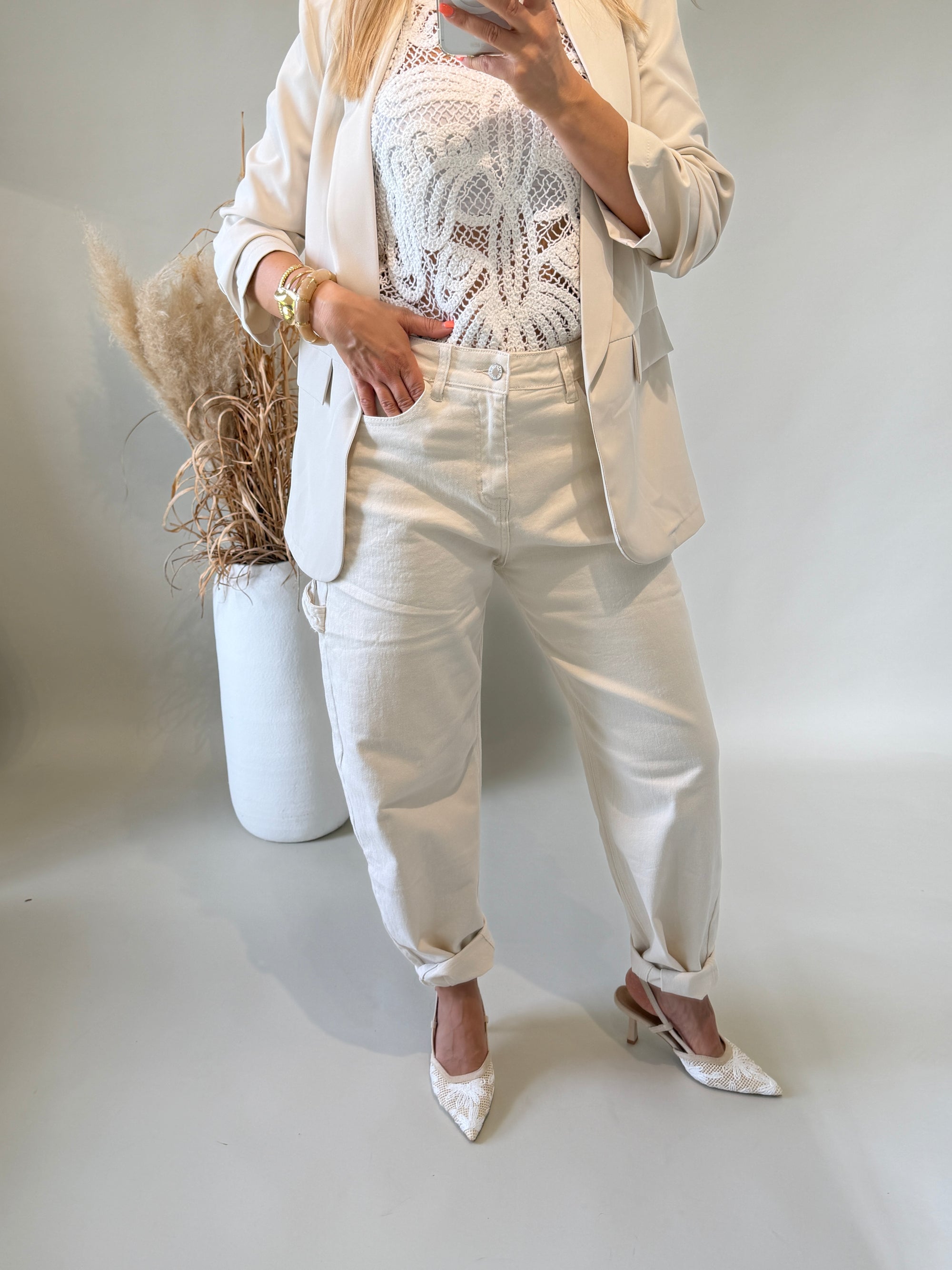 Jeans ( Ballon ) in Hellbeige mit Tasche seitlich