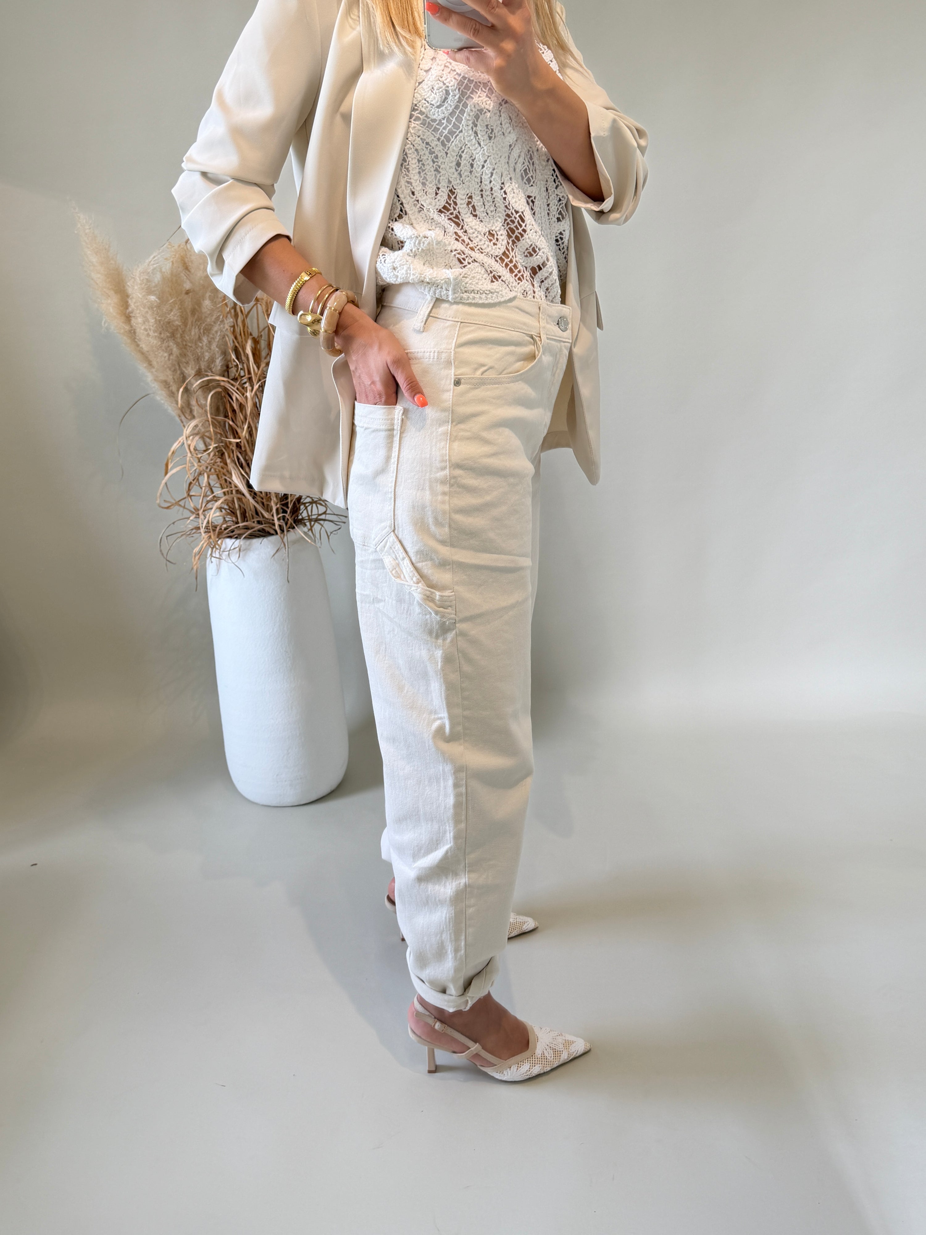 Jeans ( Ballon ) in Hellbeige mit Tasche seitlich
