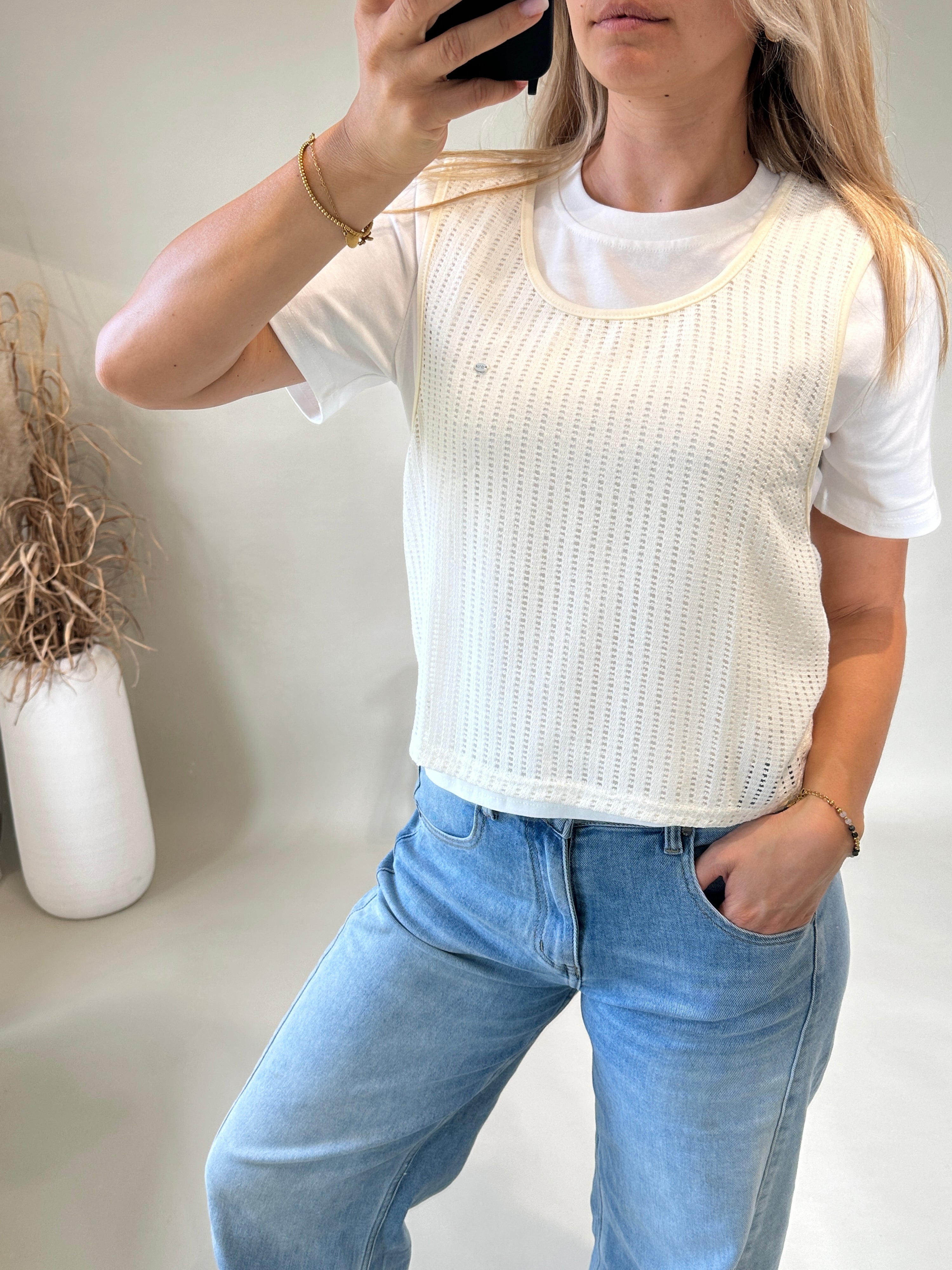 T-Shirt Weiß mit einem Netztop drüber