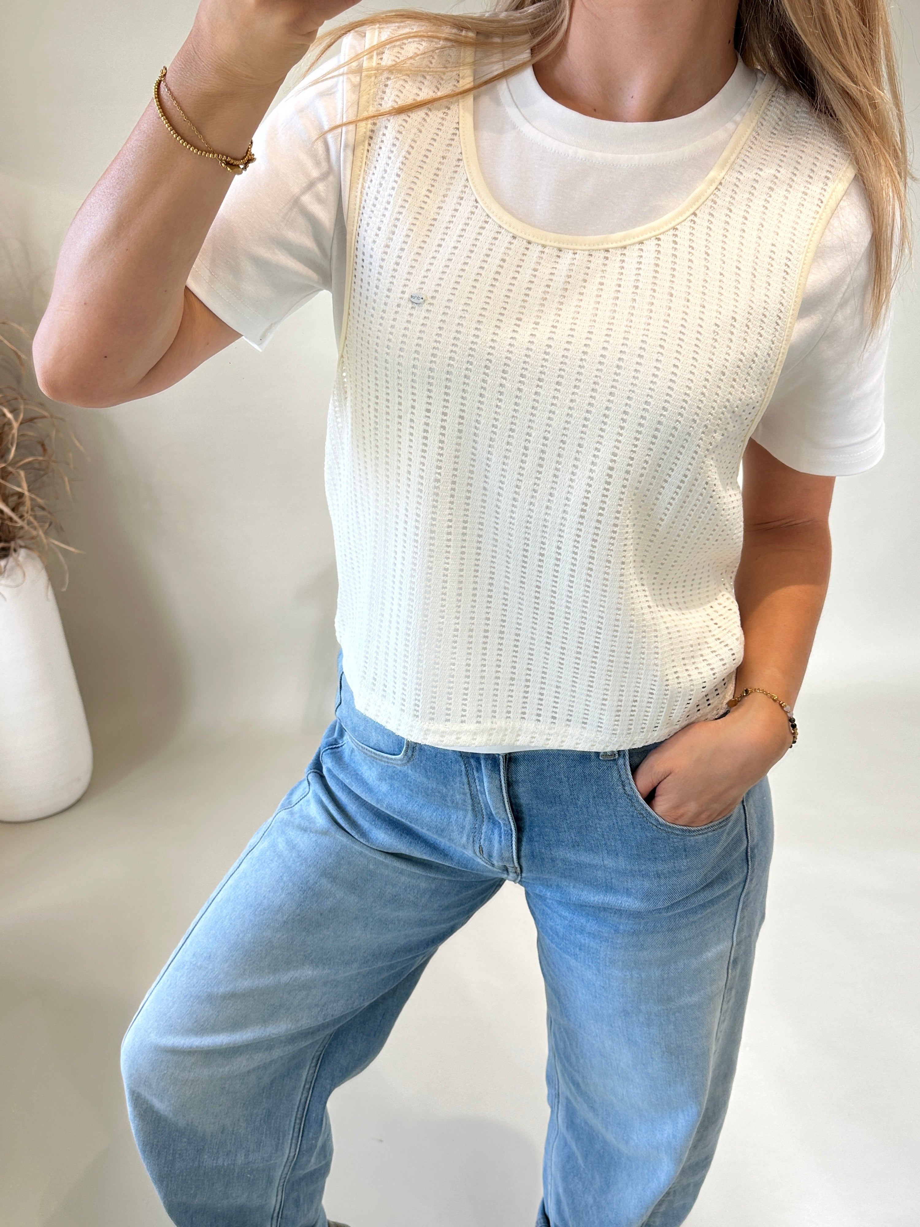 T-Shirt Weiß mit einem Netztop drüber