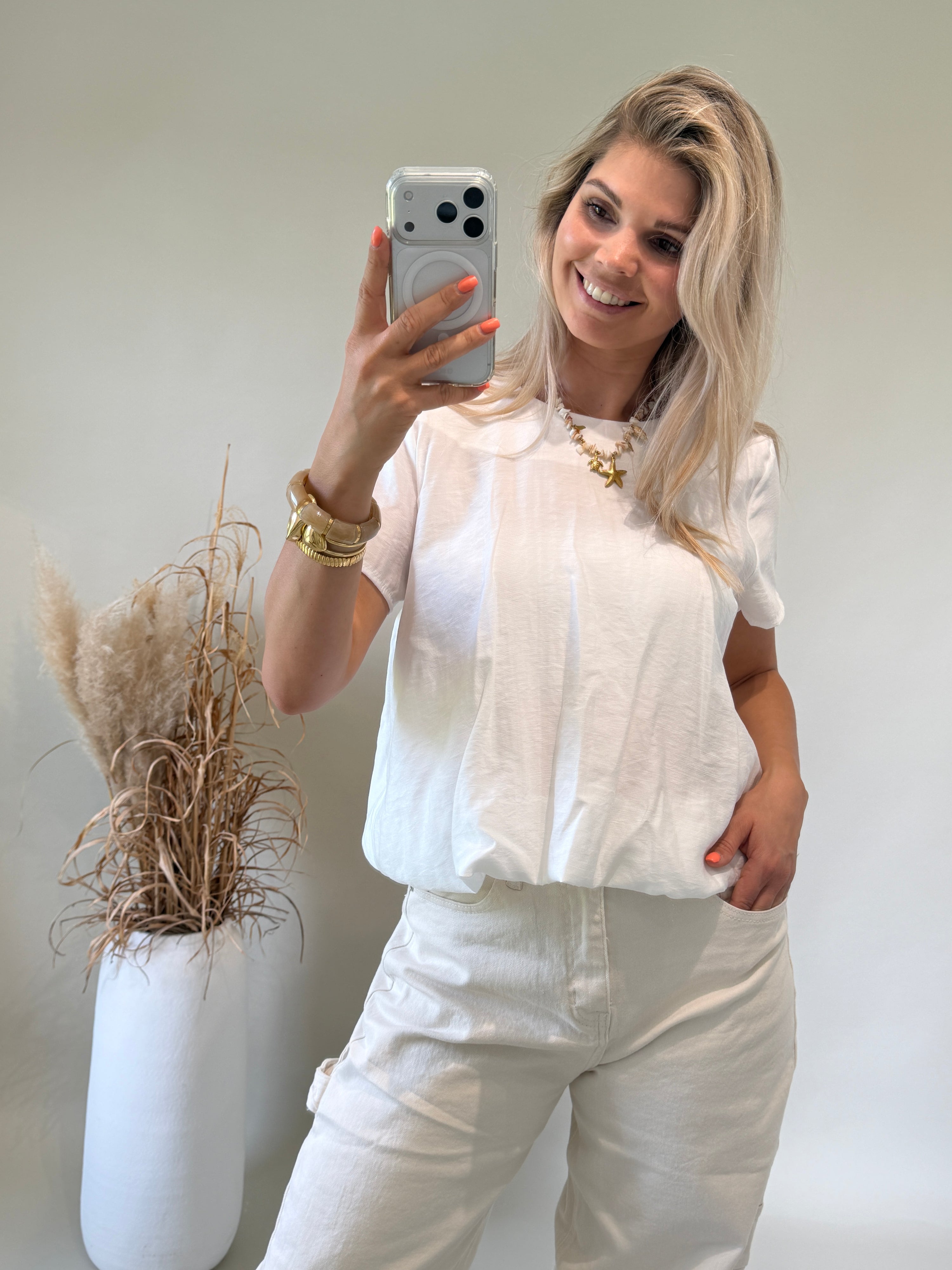Bluse in Weiß mit (Leokette)