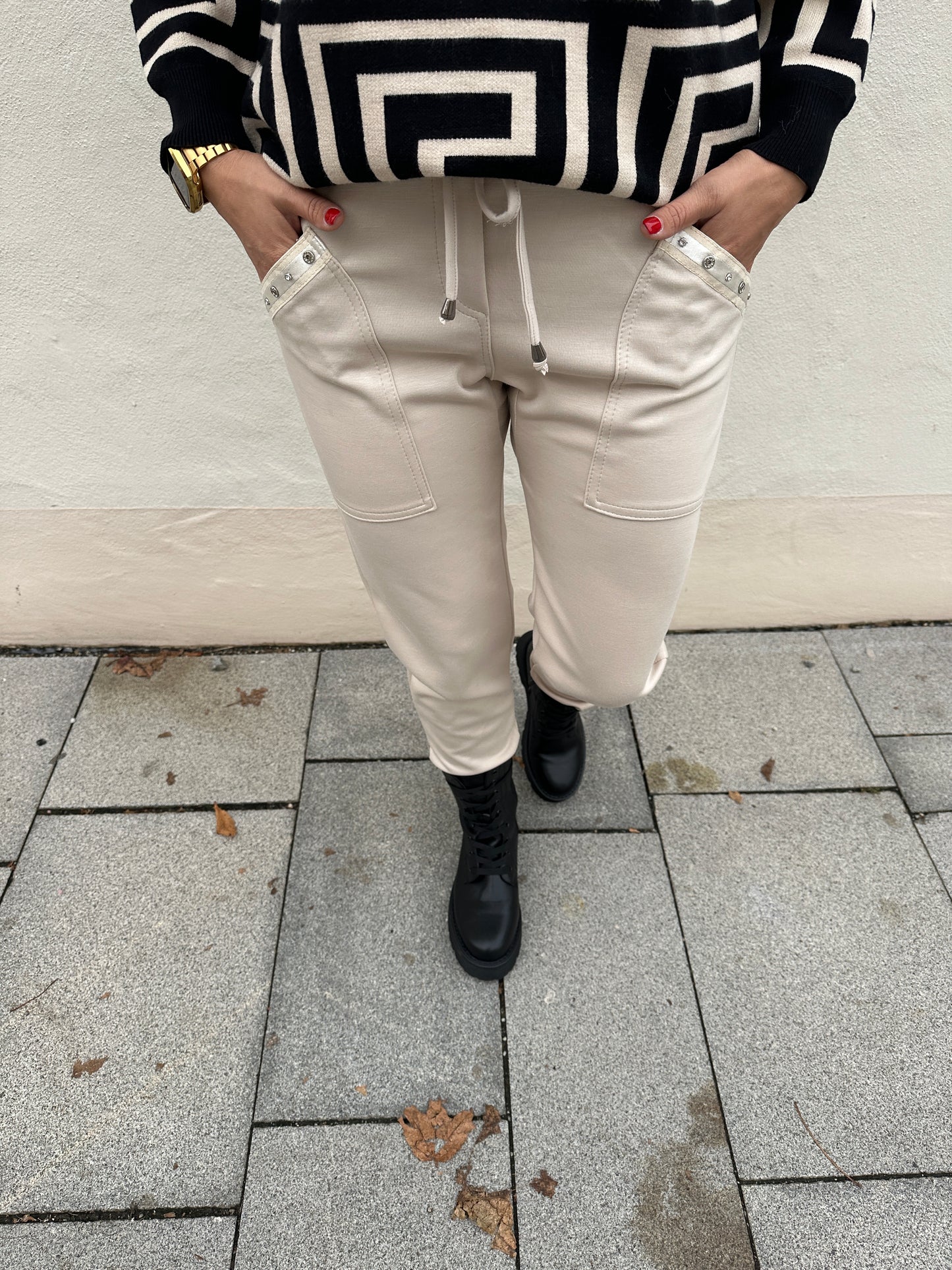 hose in beige mit glitzer