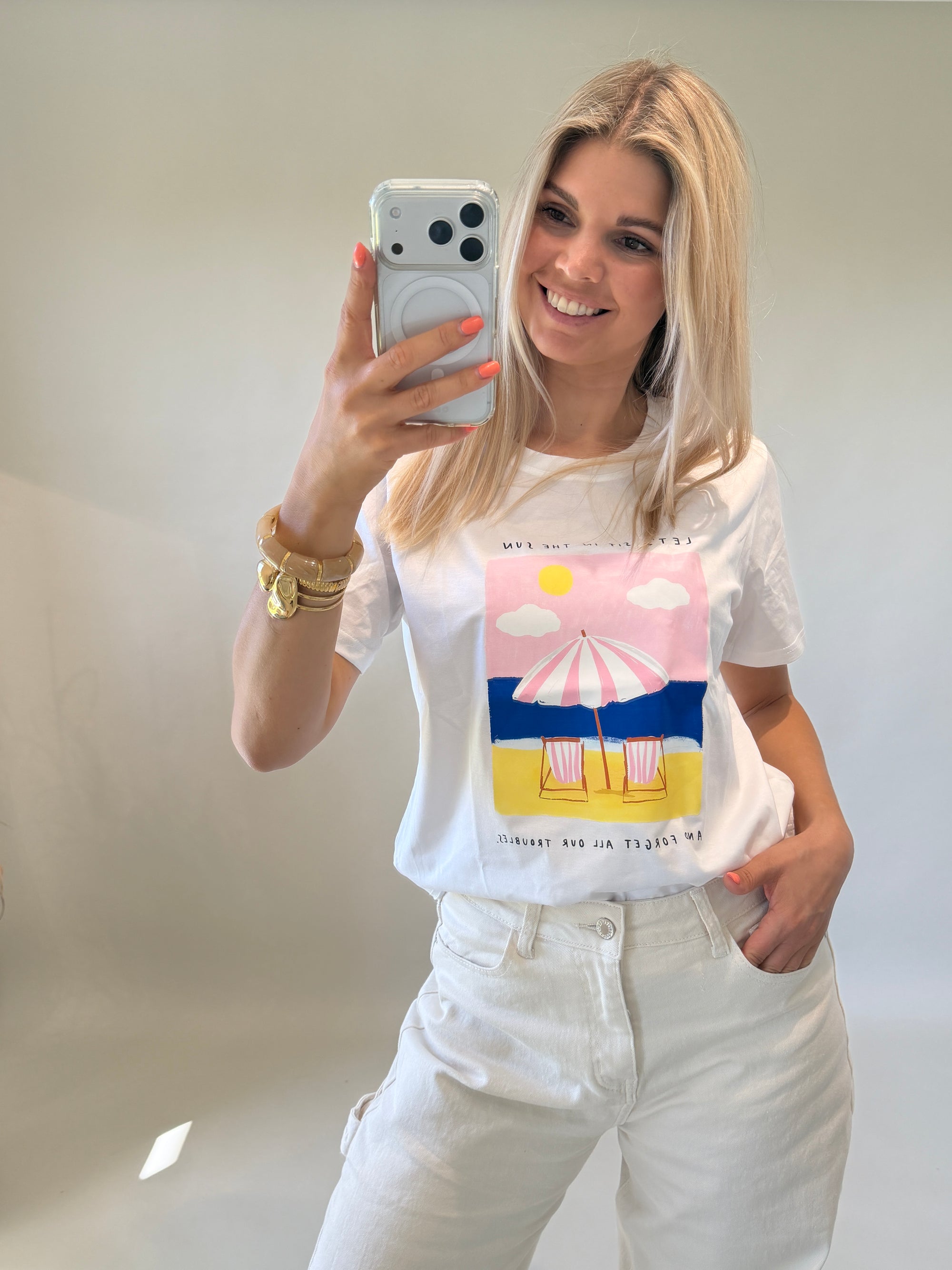 T - Shirt in Weiß mit Aufdruck ( Lets sit ... )