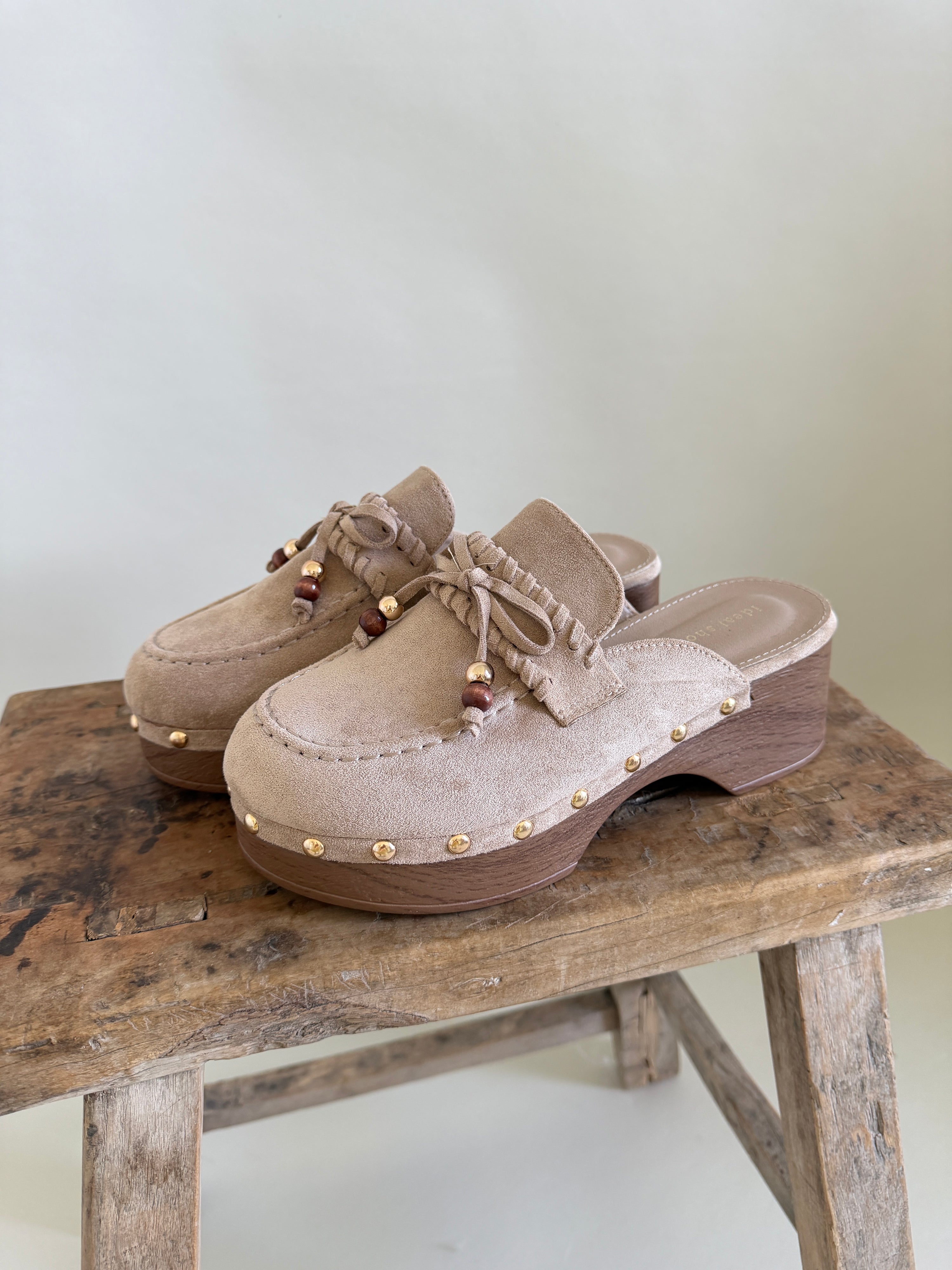Crocs in Taupe