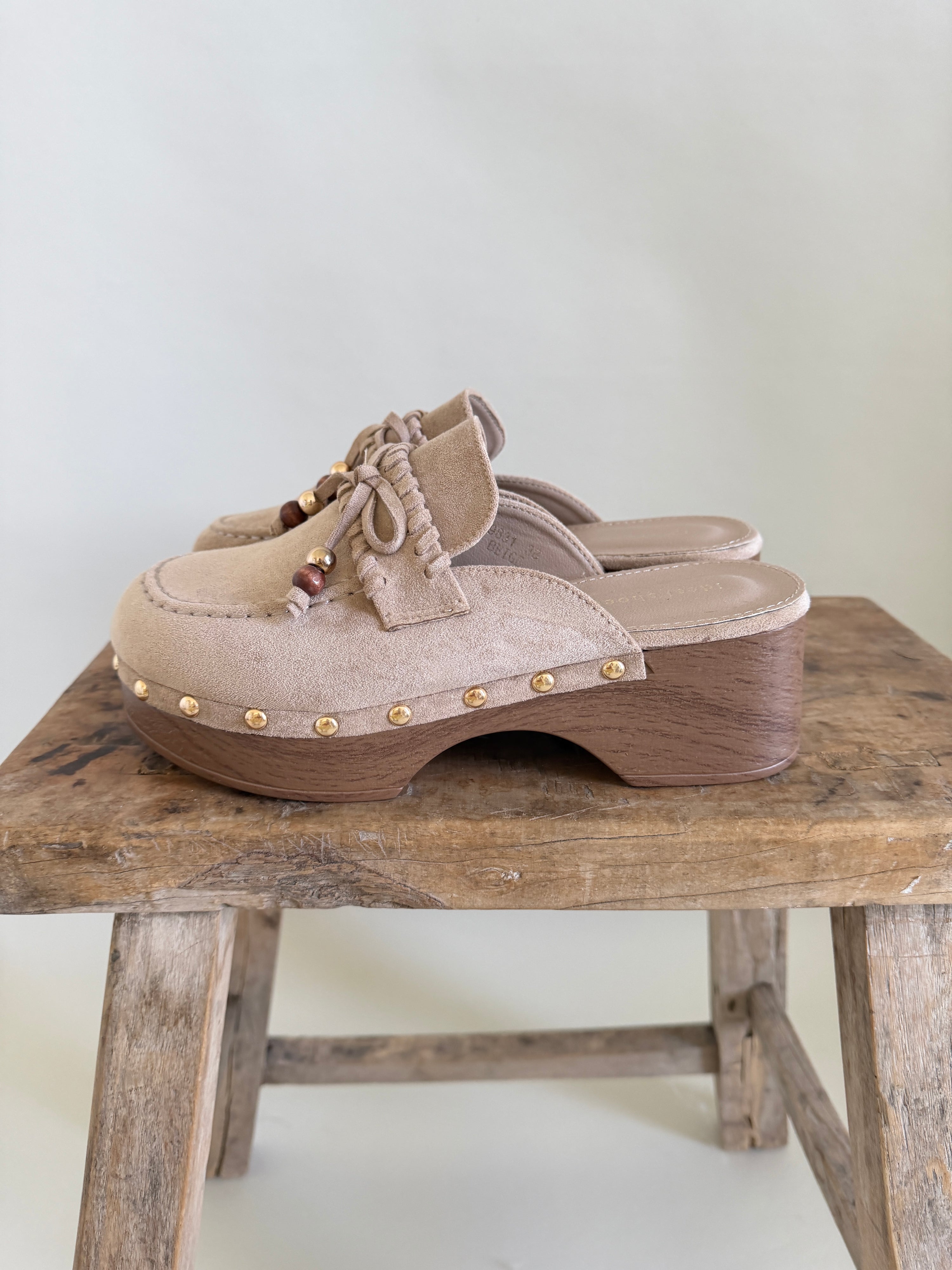 Crocs in Taupe