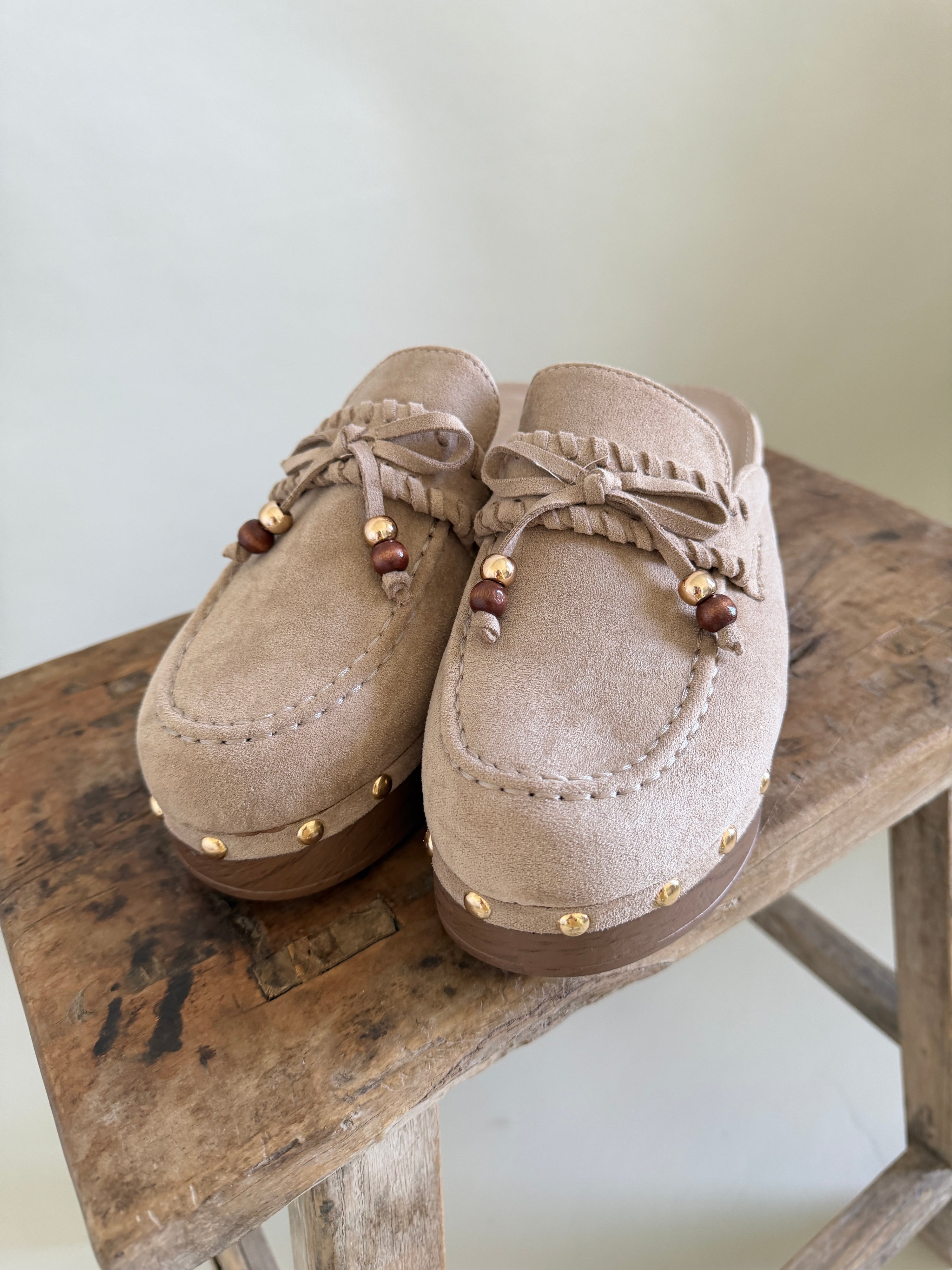 Crocs in Taupe
