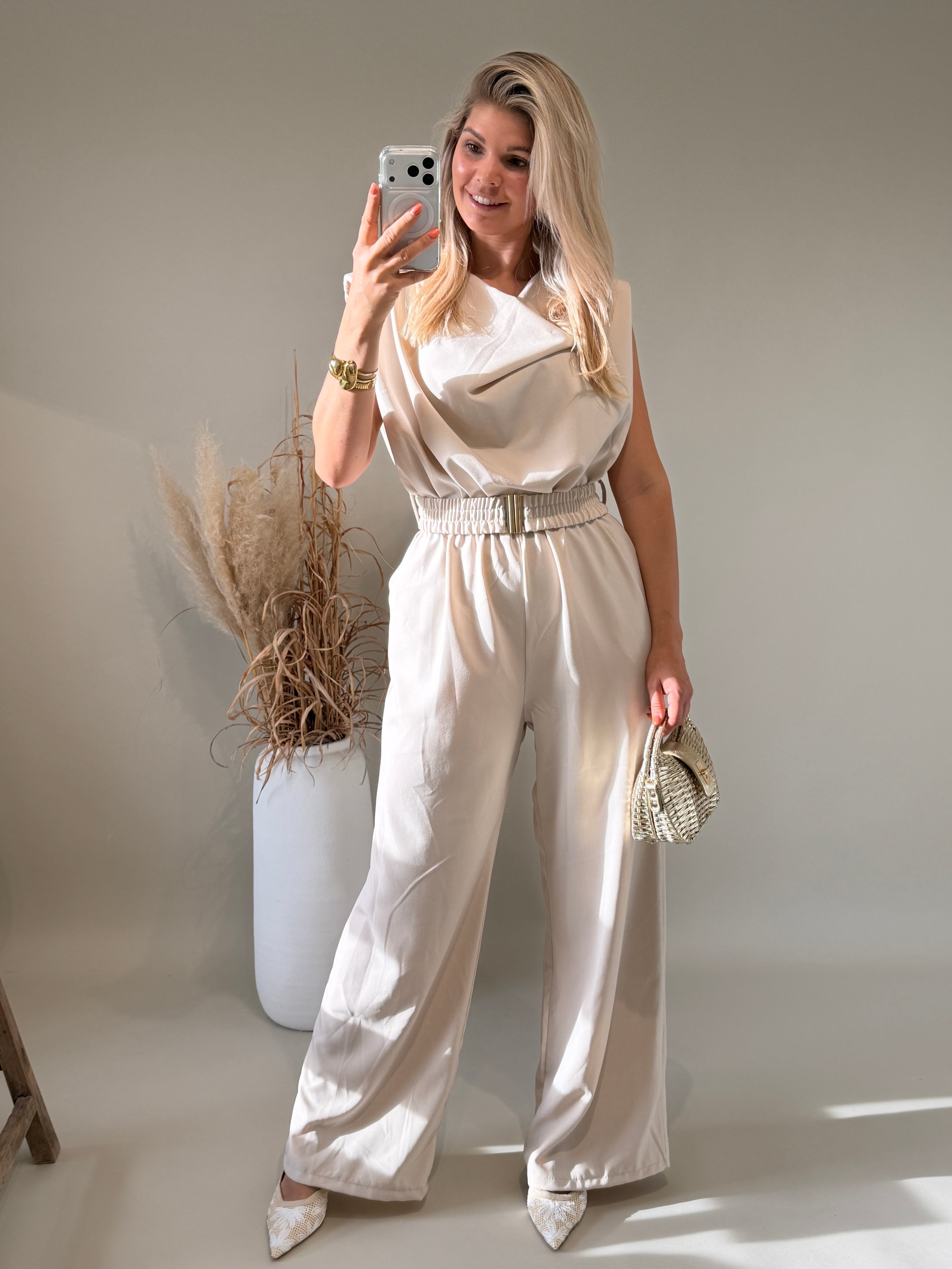 Jumpsuite in Beige mit Gürtel