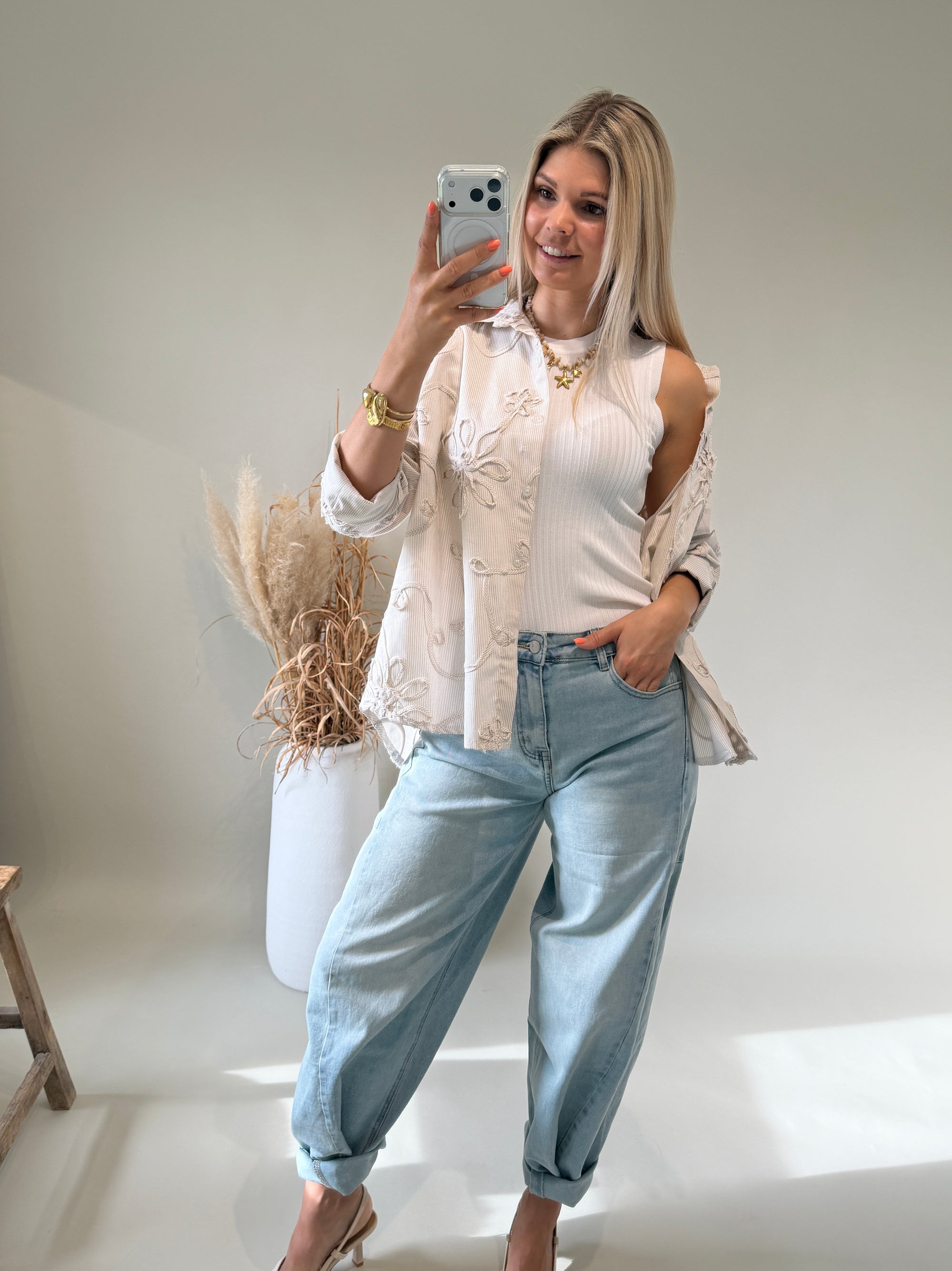 Bluse in Beige / Weiß gestreift mit Blumen