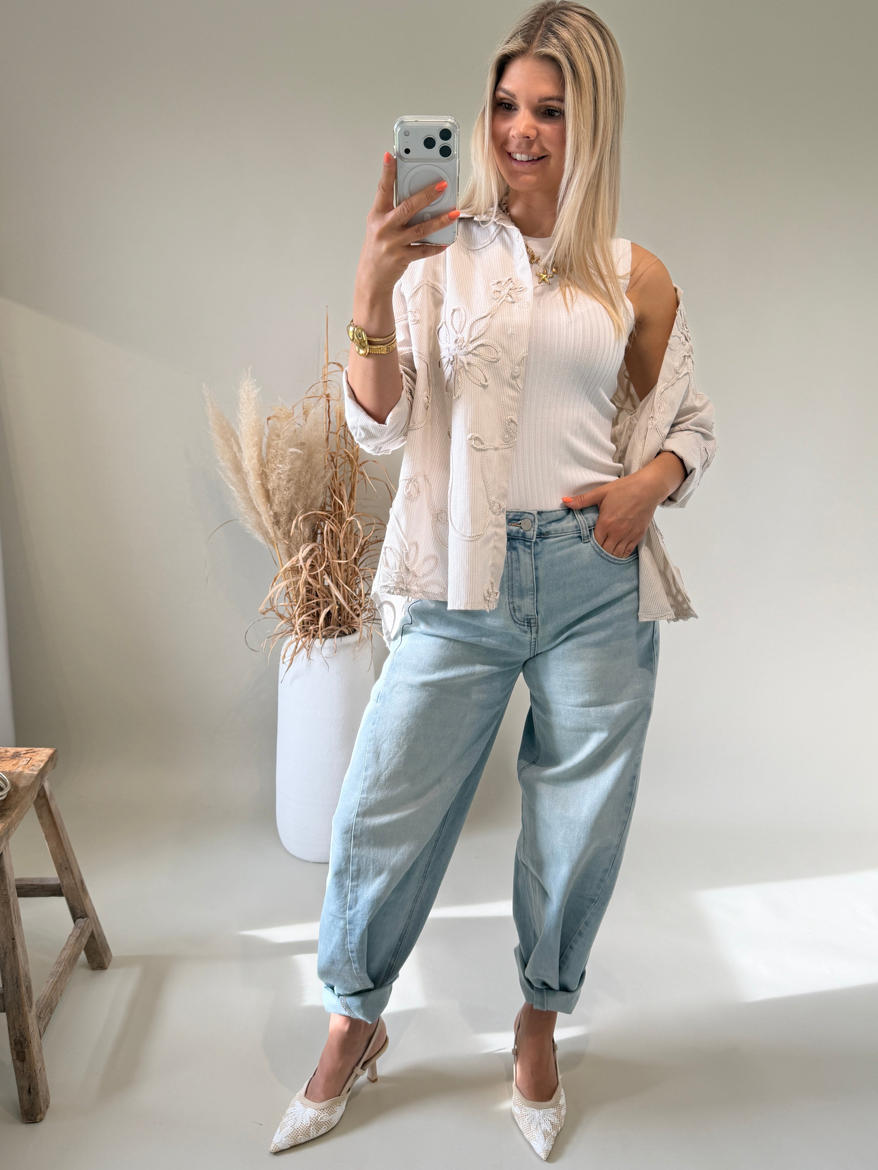 Bluse in Beige / Weiß gestreift mit Blumen