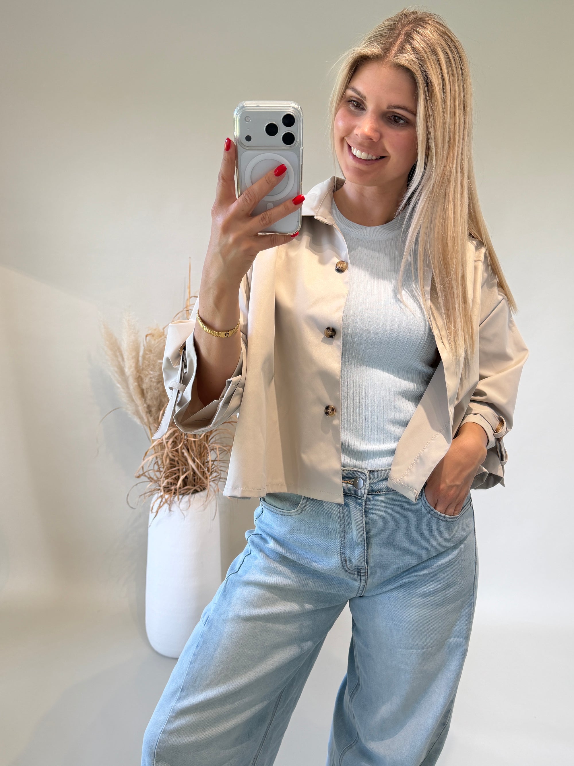 Jacke in Beige kurzer Arm