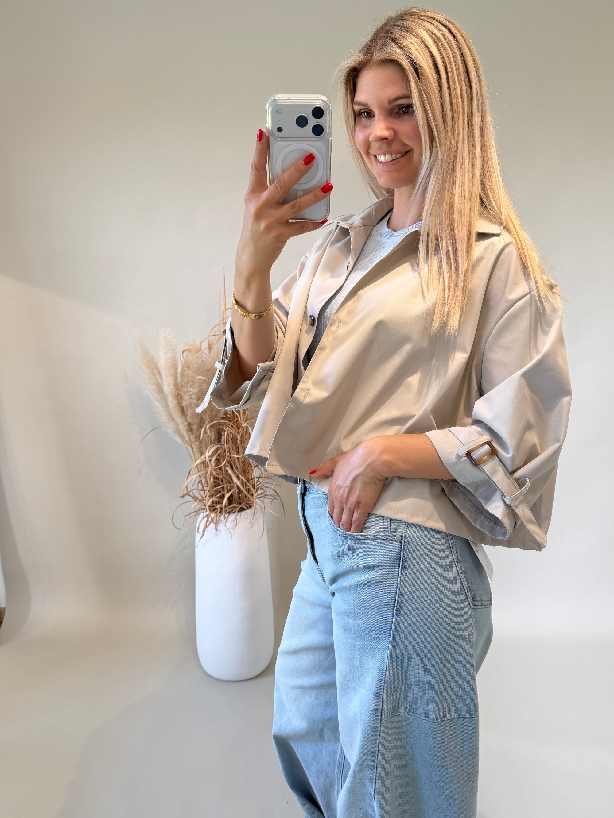 Jacke in Beige kurzer Arm