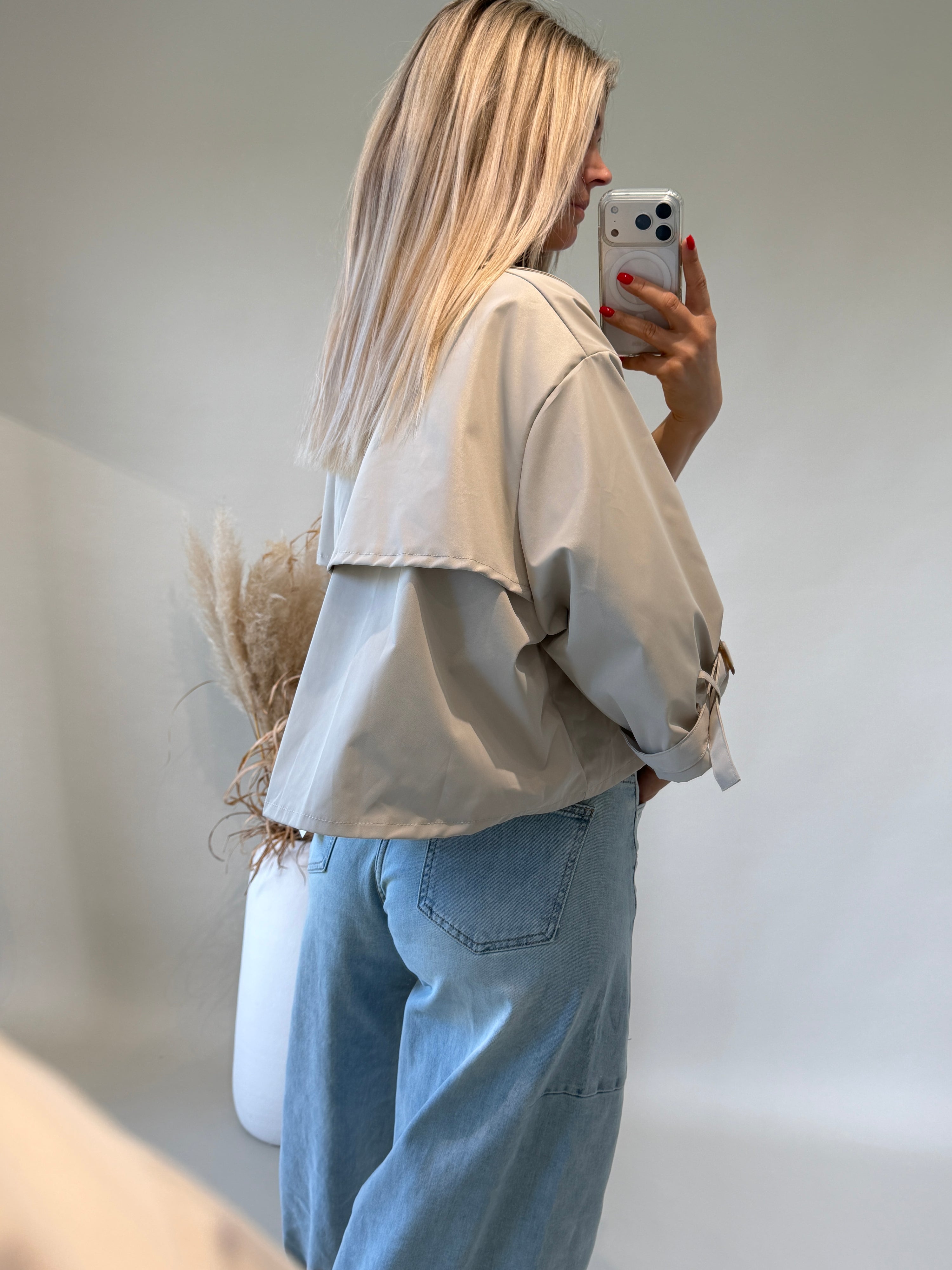 Jacke in Beige kurzer Arm