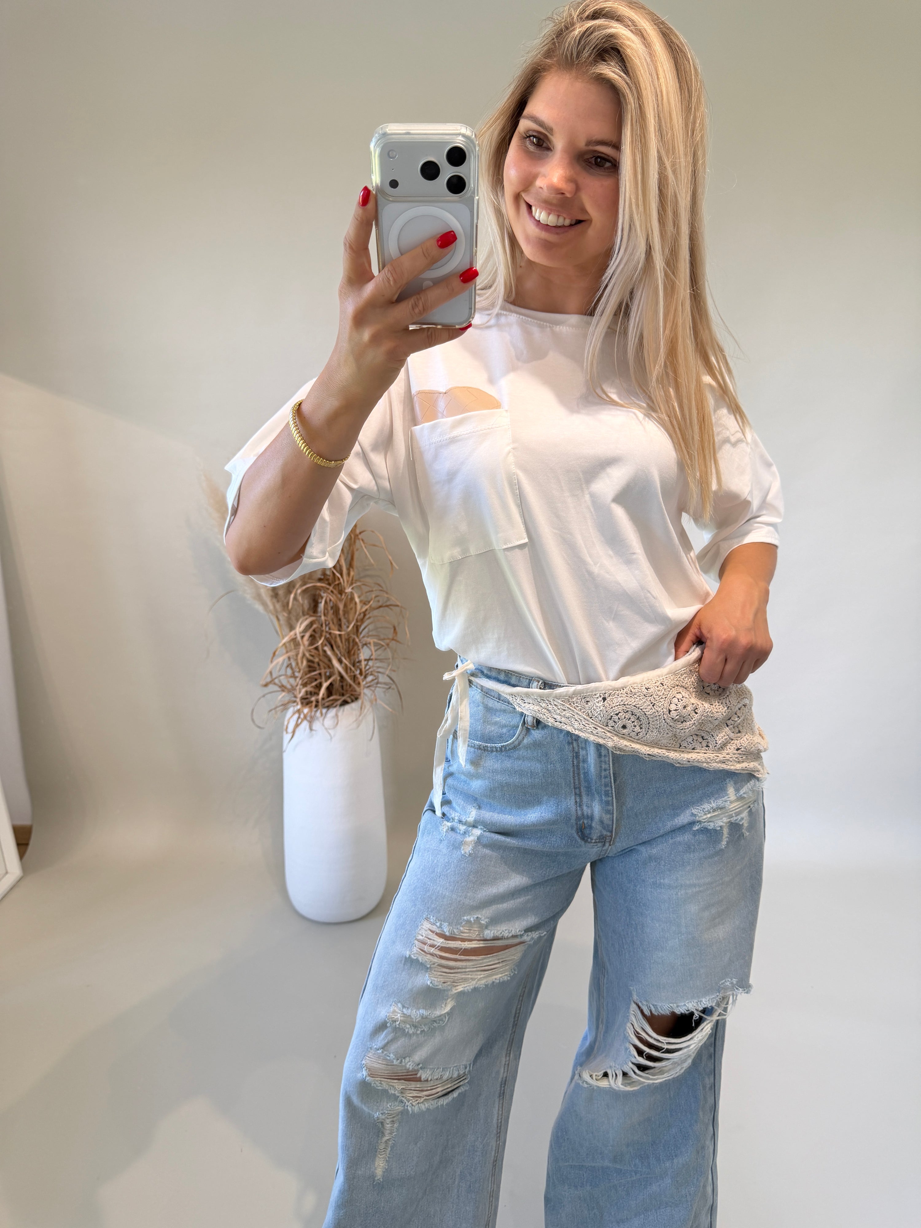 T - Shirt in Weiß mit Tasche und Beigen Herz