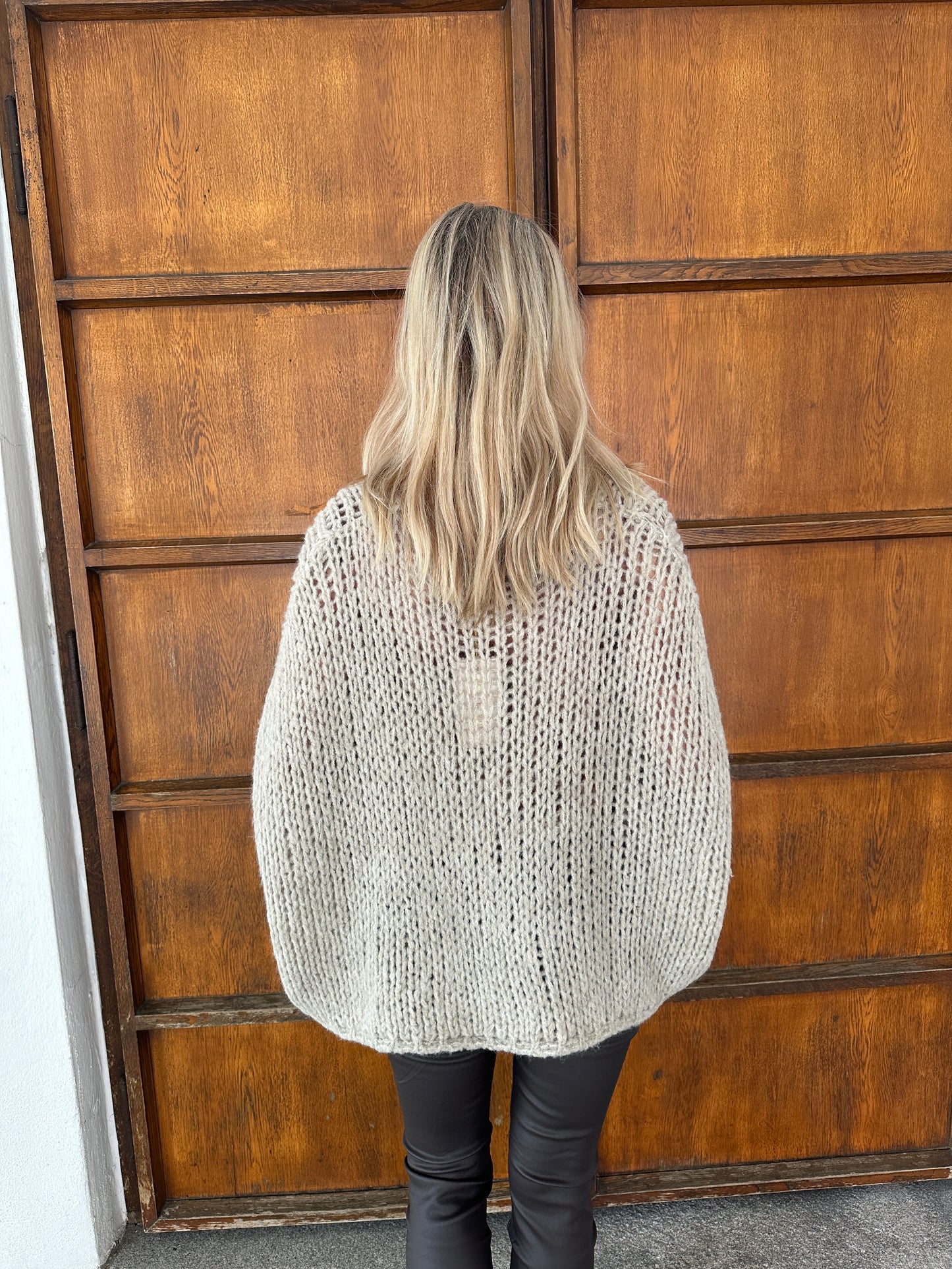 oversize pullover in taupe