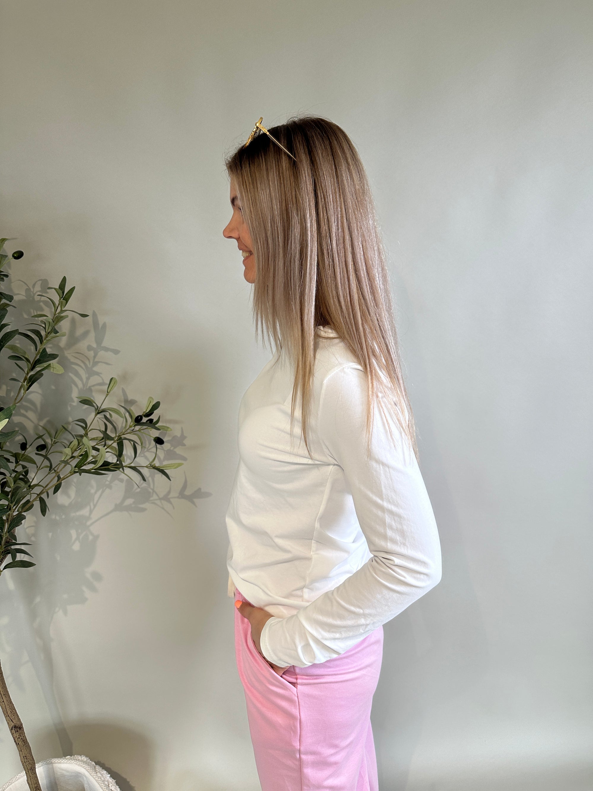 Shirt in Weiß mit Rüschenkragen