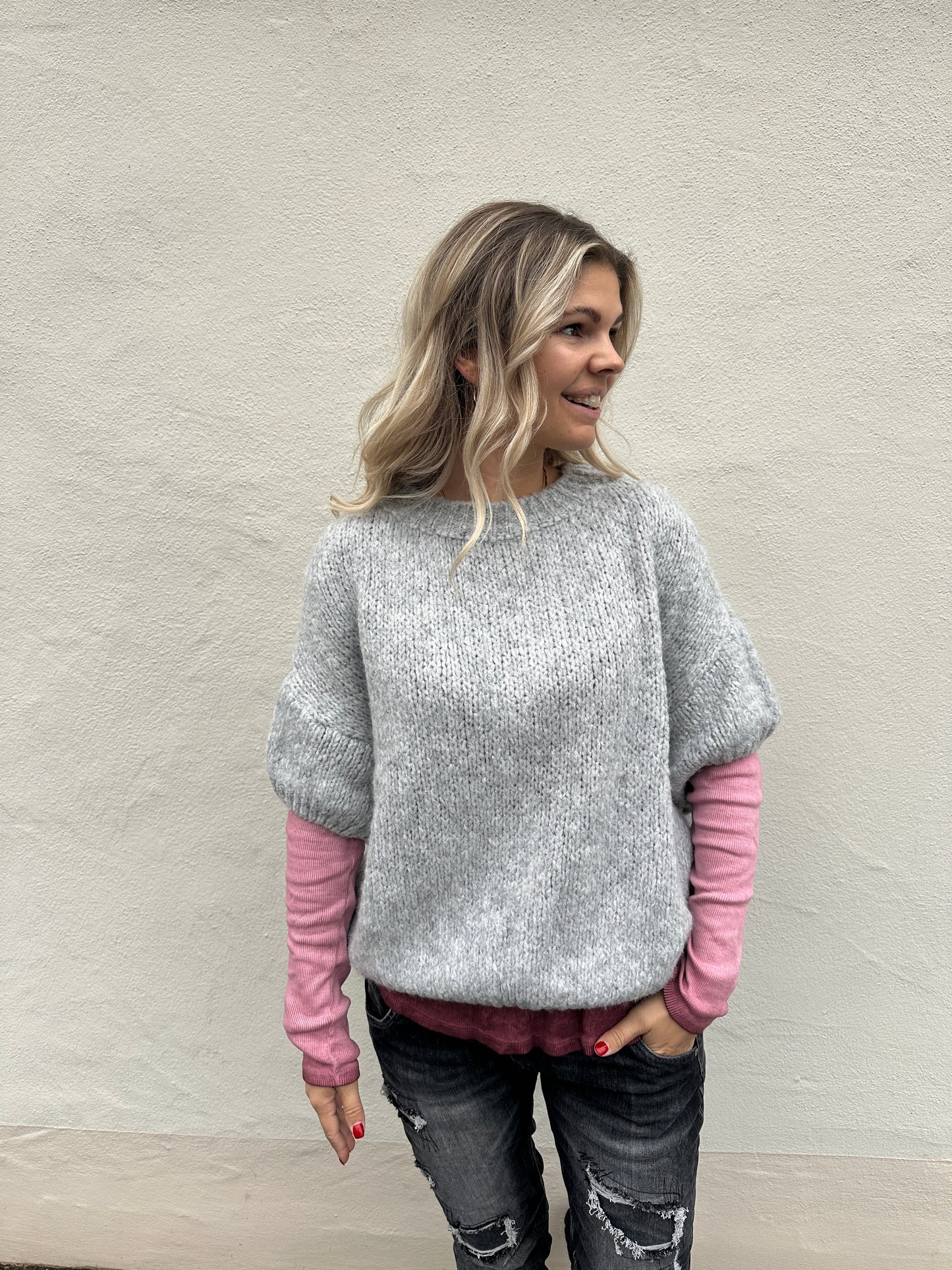 strickpullover in grau