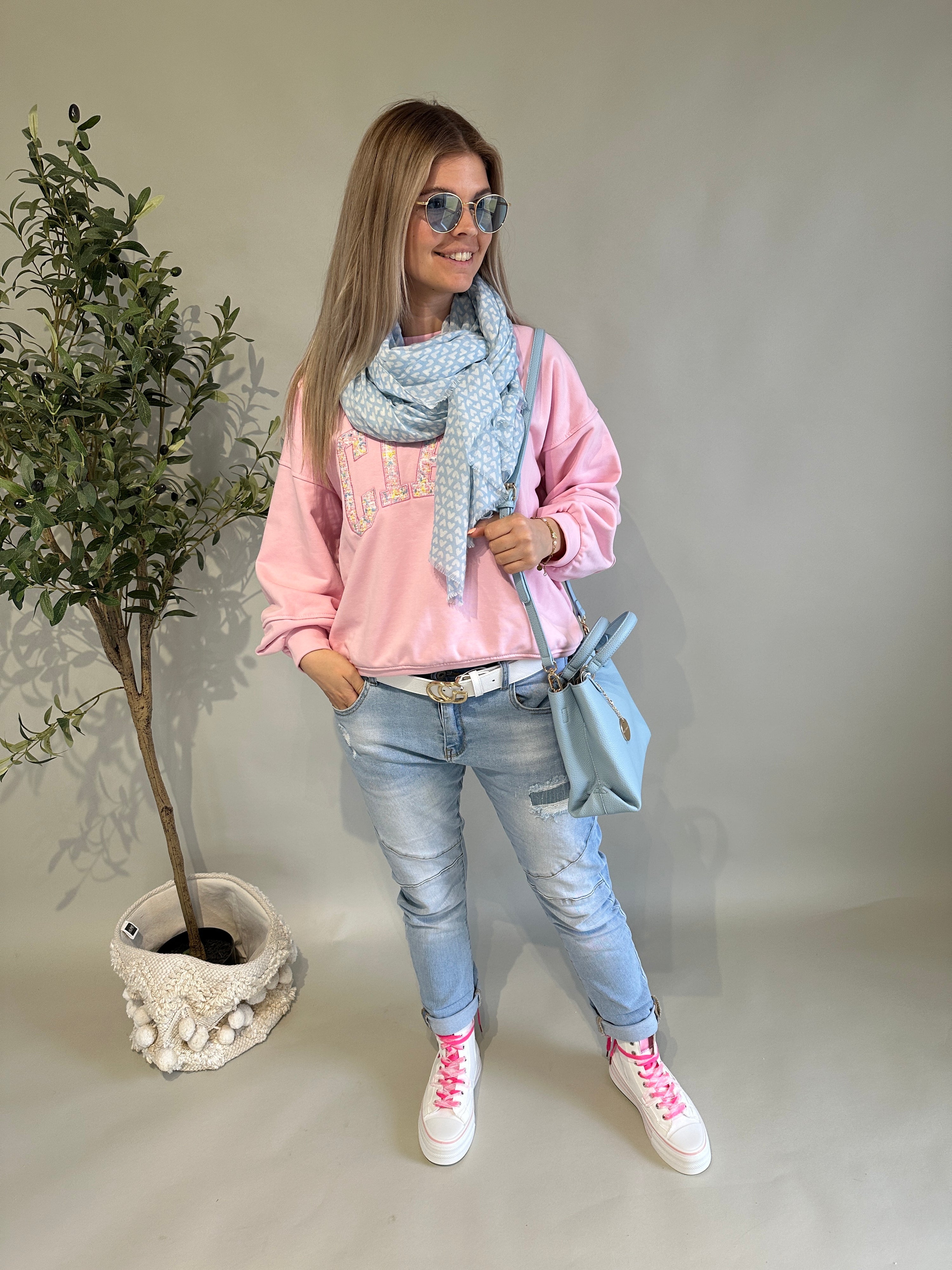 Schal mit Herzen in Hellblau