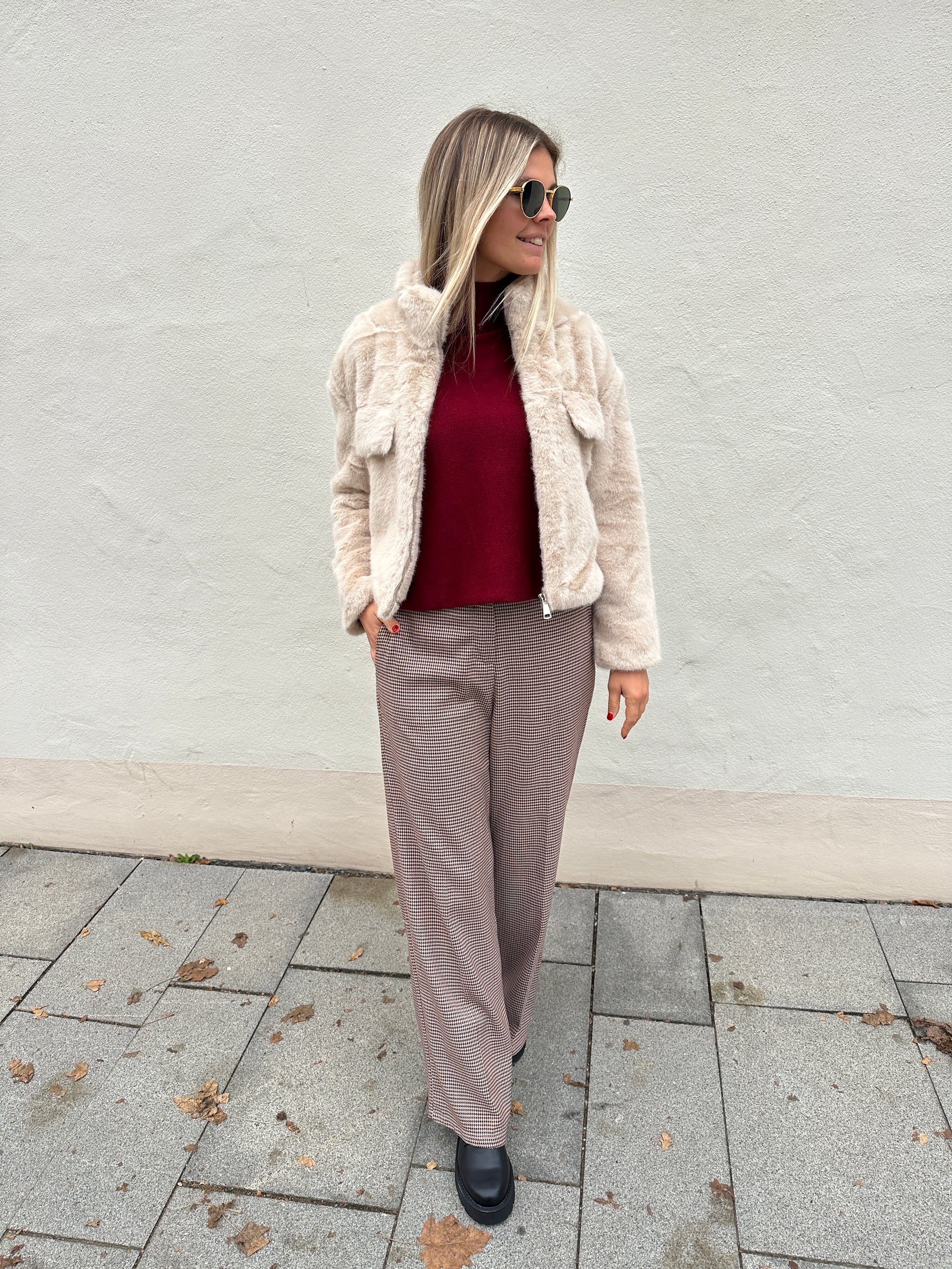 Hose mit Muster in Weinrot