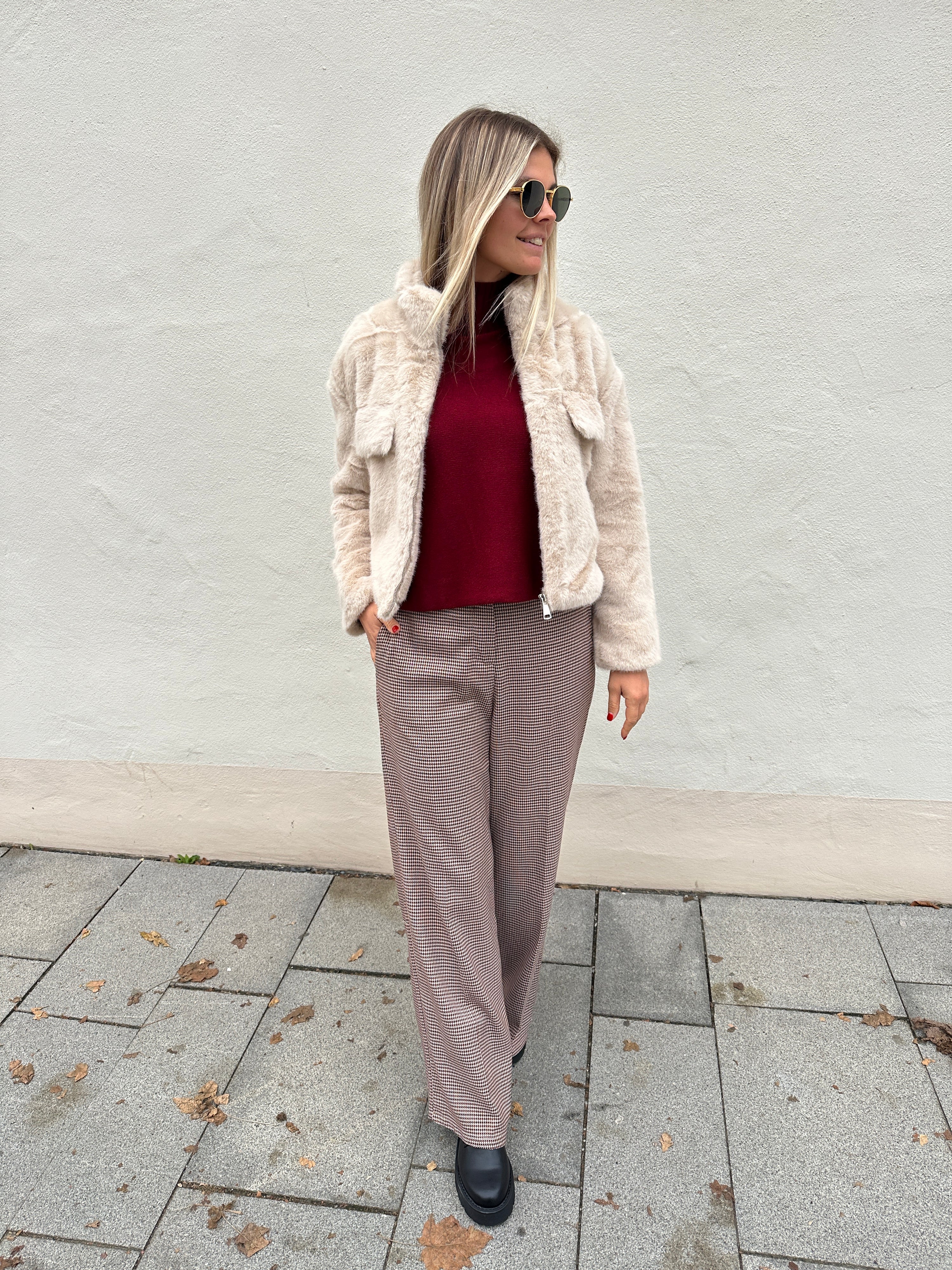 Hose mit Muster in Weinrot