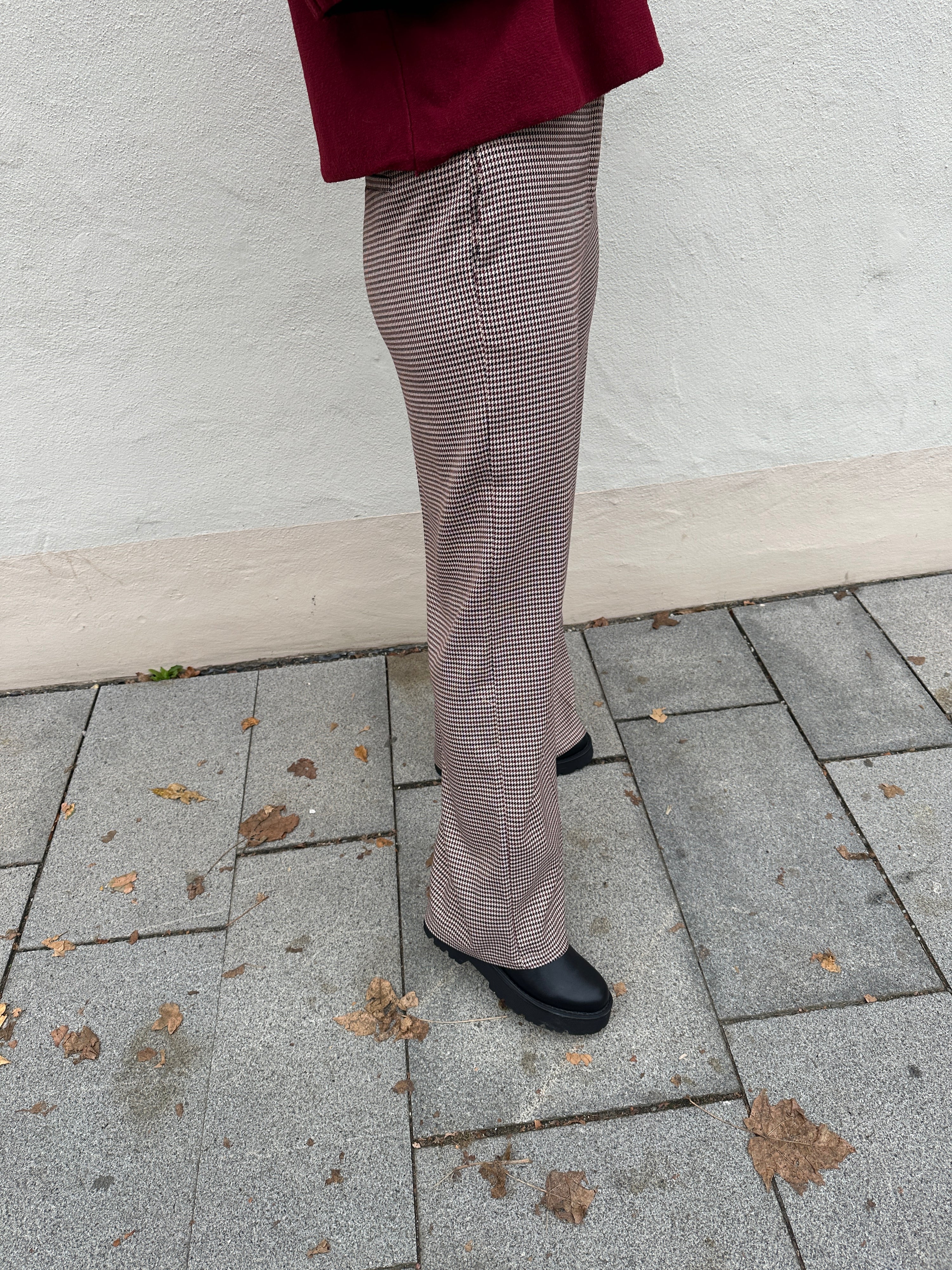 Hose mit Muster in Weinrot