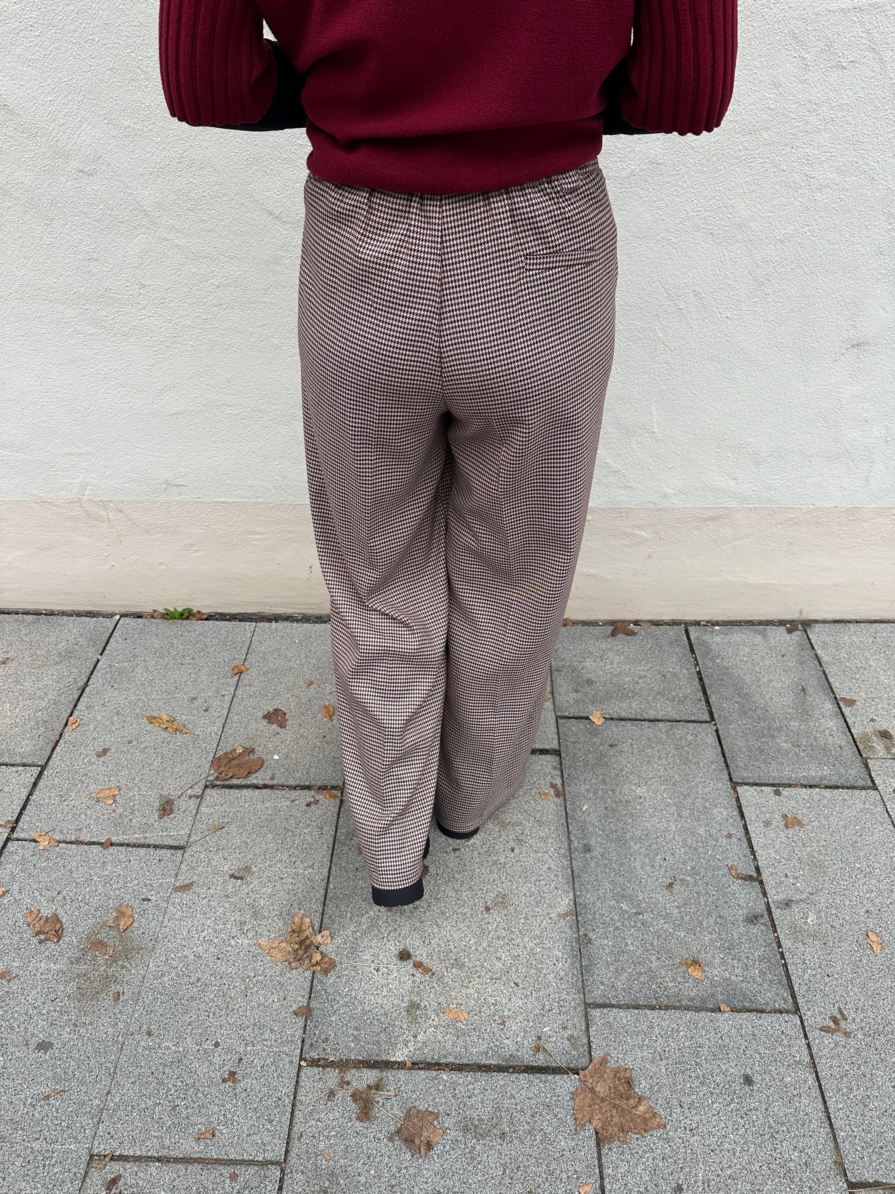 Hose mit Muster in Weinrot