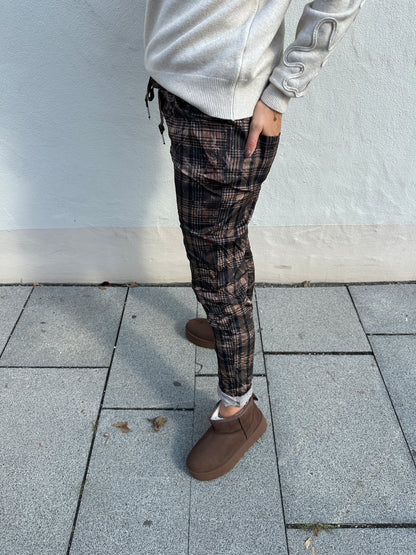 Hose mit Karo-Muster in Schokobraun