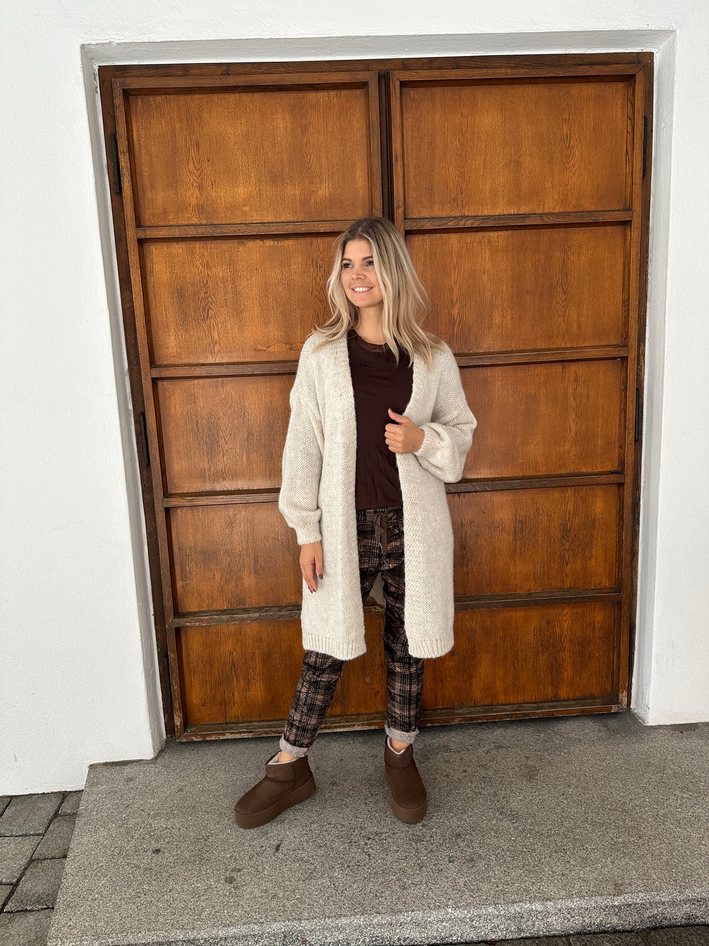 hose mit karo-muster in schokobraun