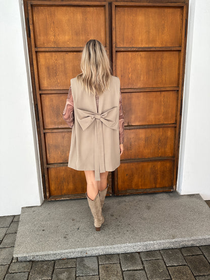 Blazer mit Schleife in Beige