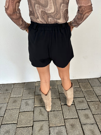 Hose kurz in schwarz