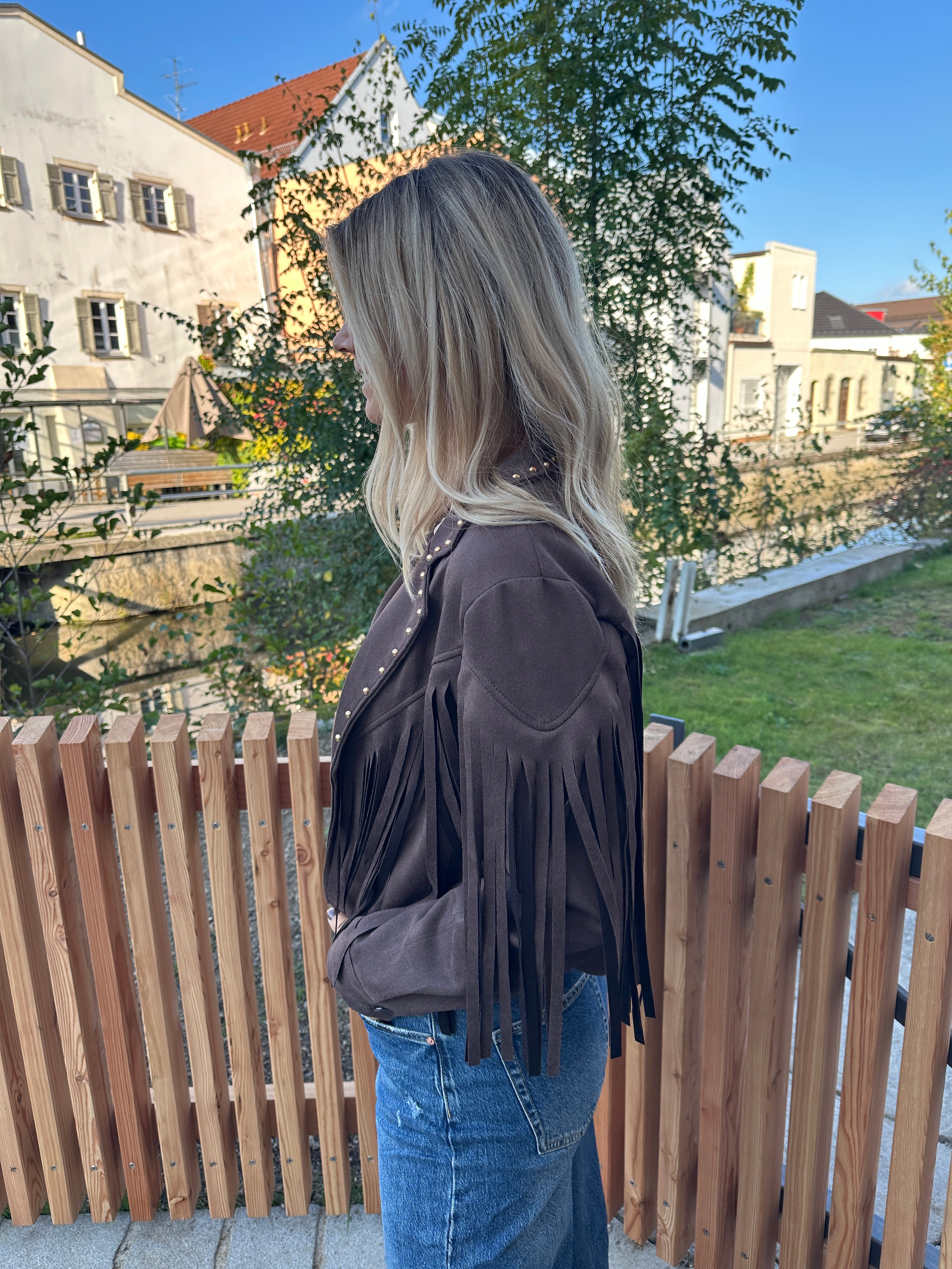 Jacke in Wildlederoptik  Schokobraun mit Fransen