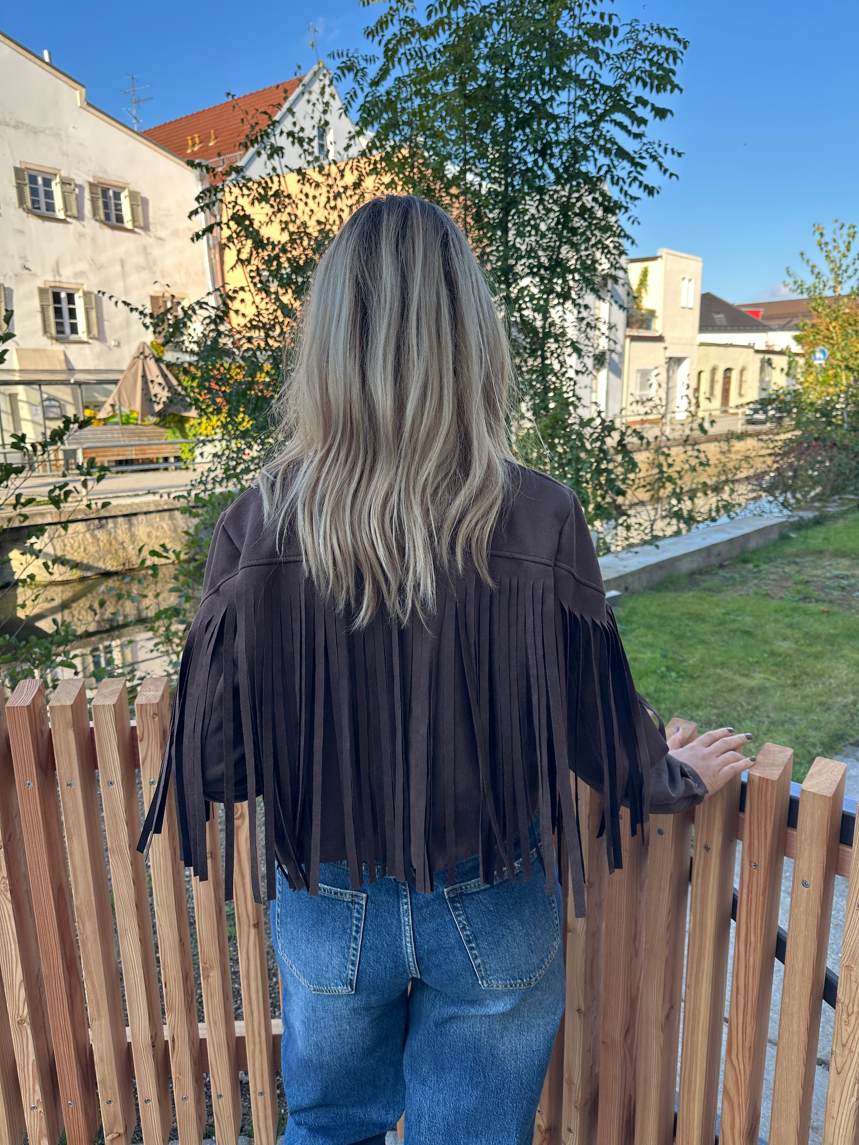 Jacke in Wildlederoptik  Schokobraun mit Fransen