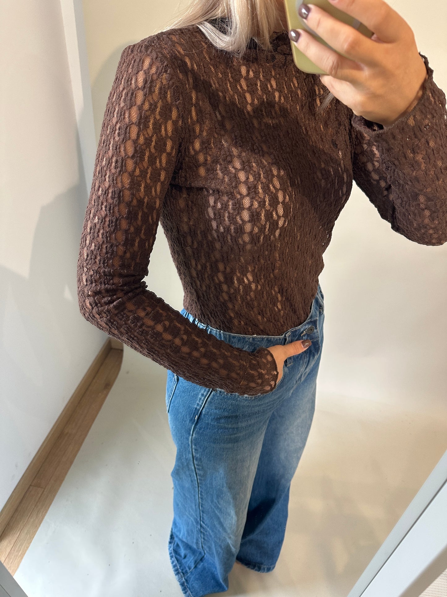 spitzenshirt in schokobraun