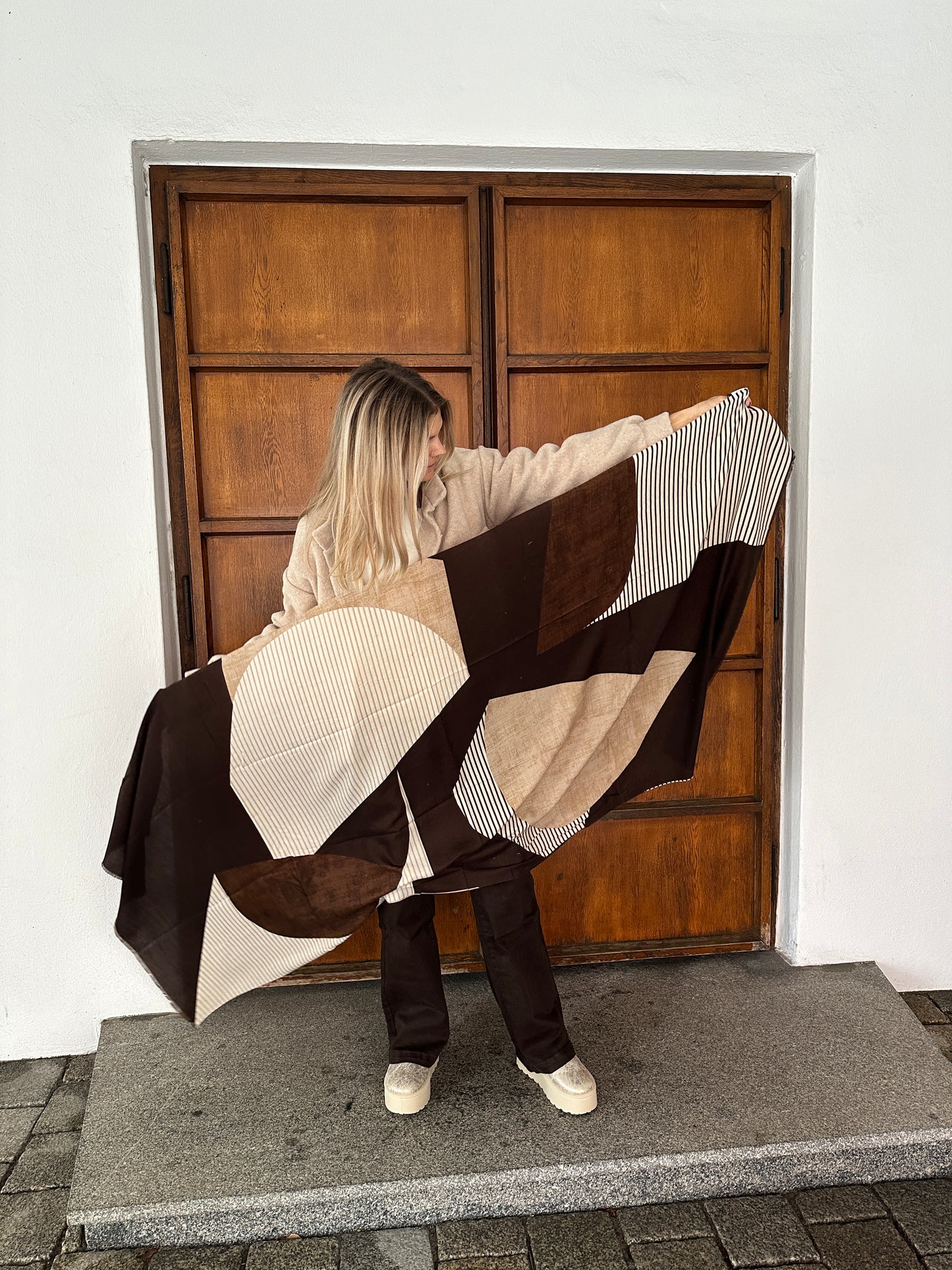 schal in schokobraun/wollweiß/zimt