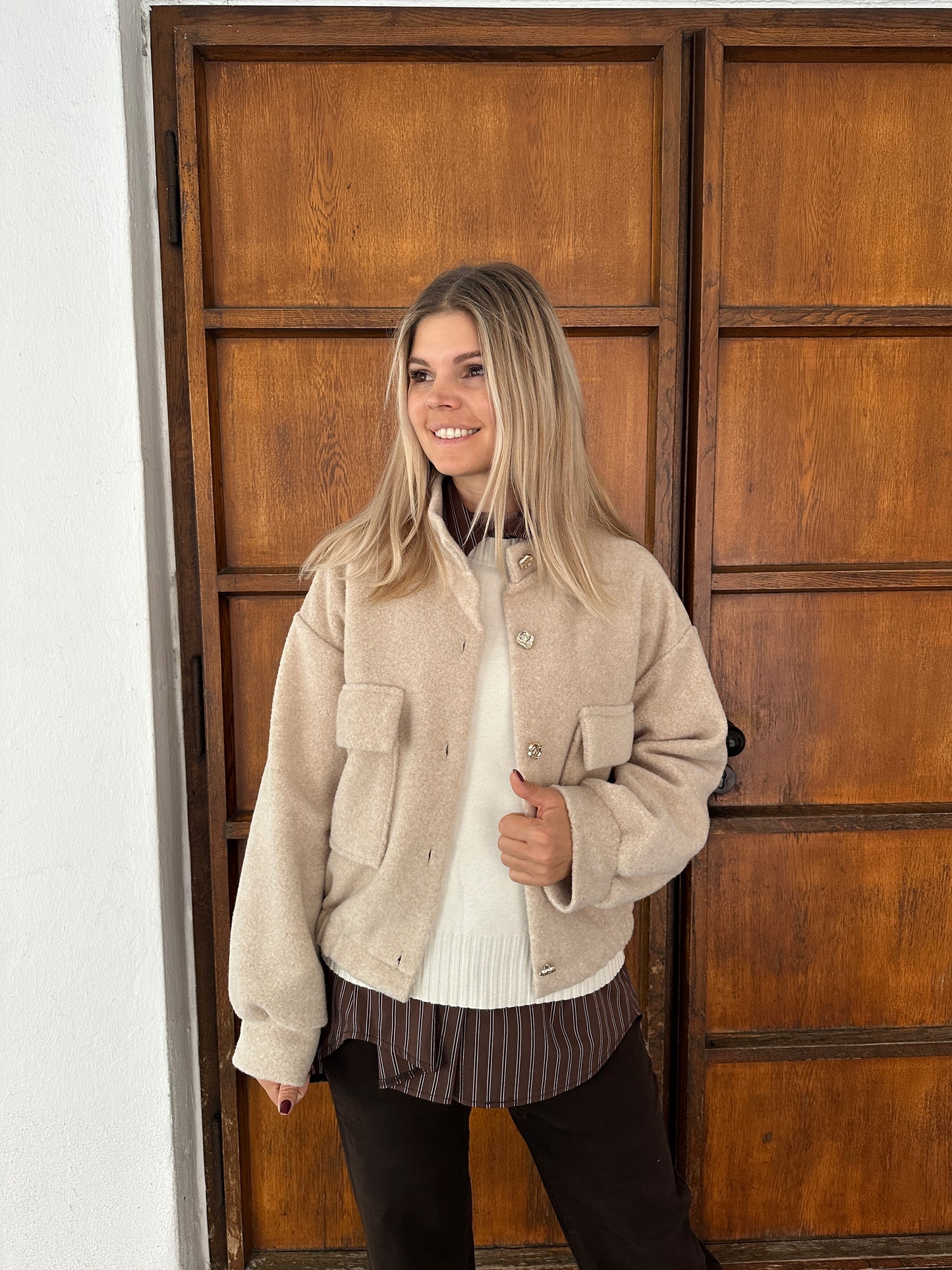 bluse gestreift in schokobraun mit glitzersteine vorne an der brusttasche