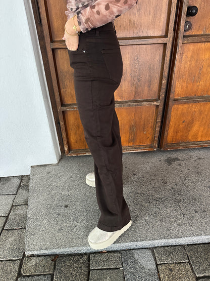 Jeans mit weitem Bein in Schokobraun
