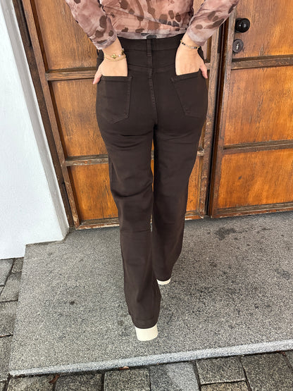 Jeans mit weitem Bein in Schokobraun