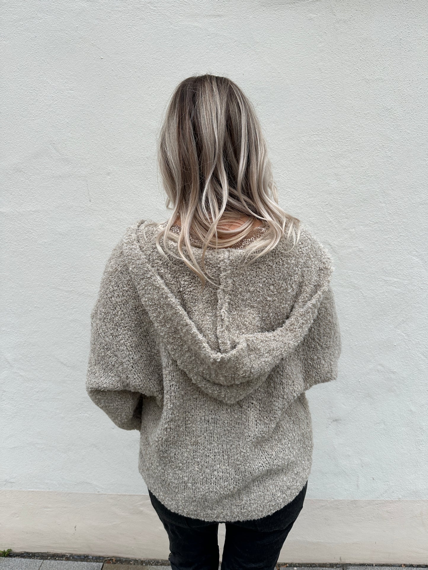 strickjacke in beige