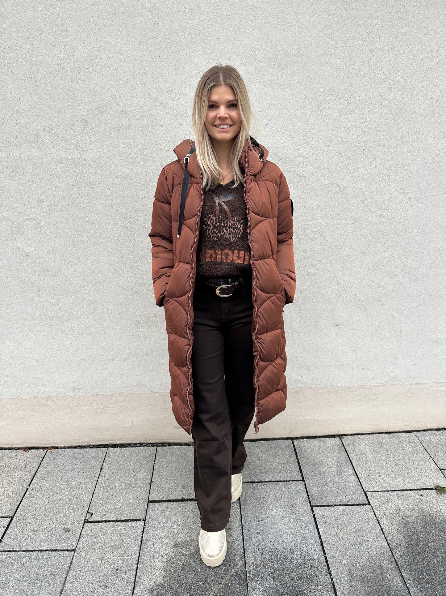 schal in rost/wollweiß/schwarz mit leo