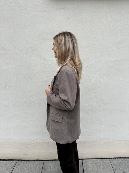 Blazer mit Fischgrätmuster Schokobraun mit Glitzeraufschrift