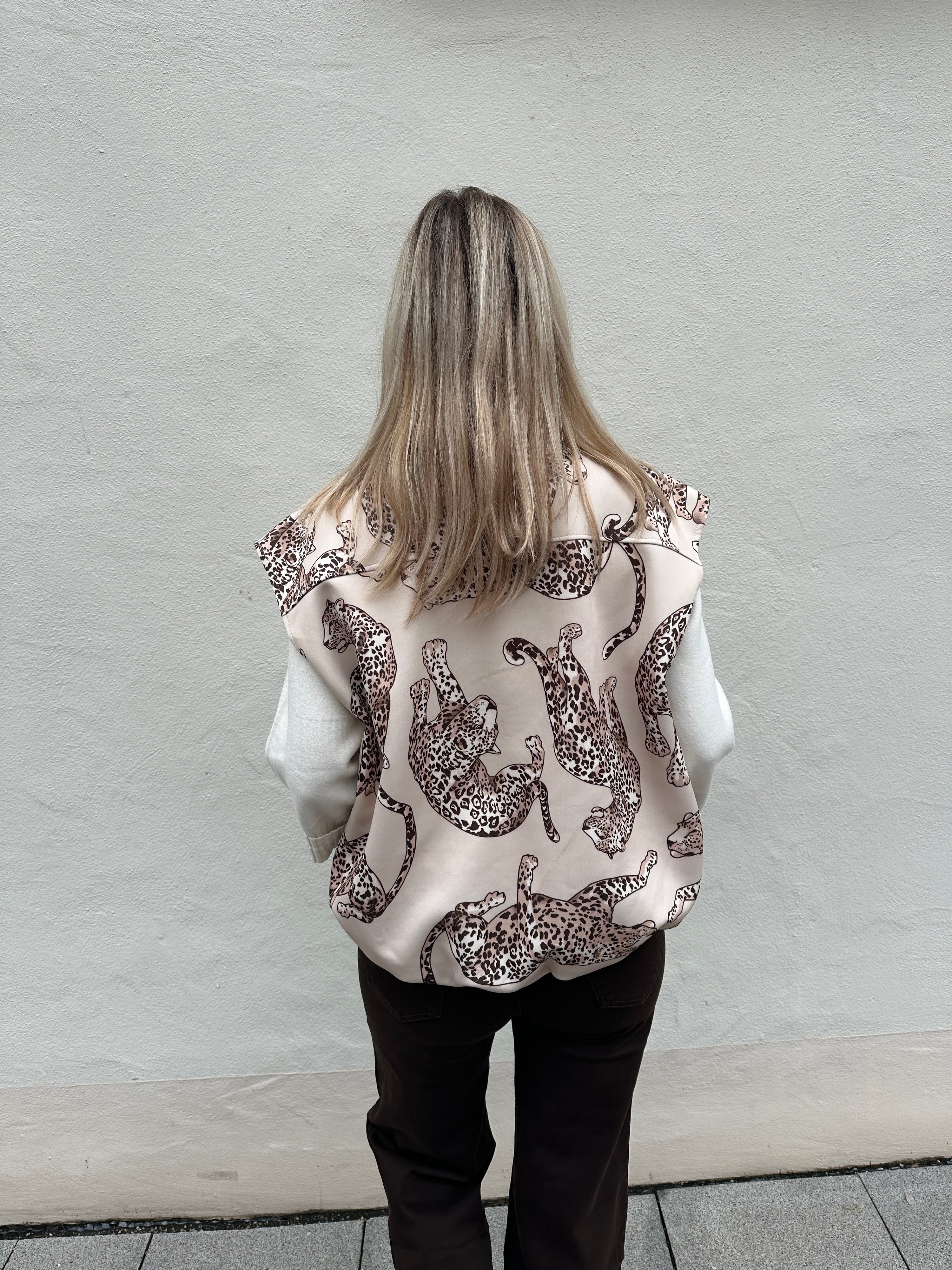 Jacke ärmellos mit Animal-Print